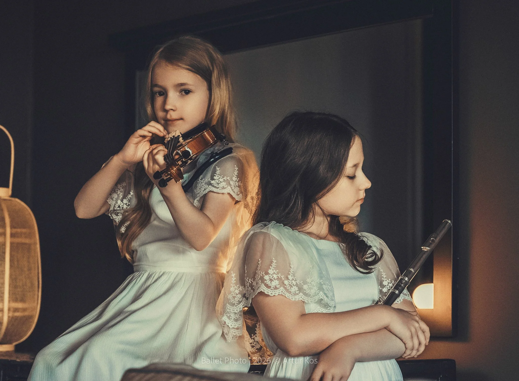 Siła, lekkość i emocje zamknięte w jednym kadrze. Każda fotografia baletowa opowiada historię ruchu, pasji i niezwykłej precyzji. Profesjonalna fotografia baletowa to uchwycenie ulotnych chwil, które trwają zaledwie ułamek sekundy, a pozostają na zaw