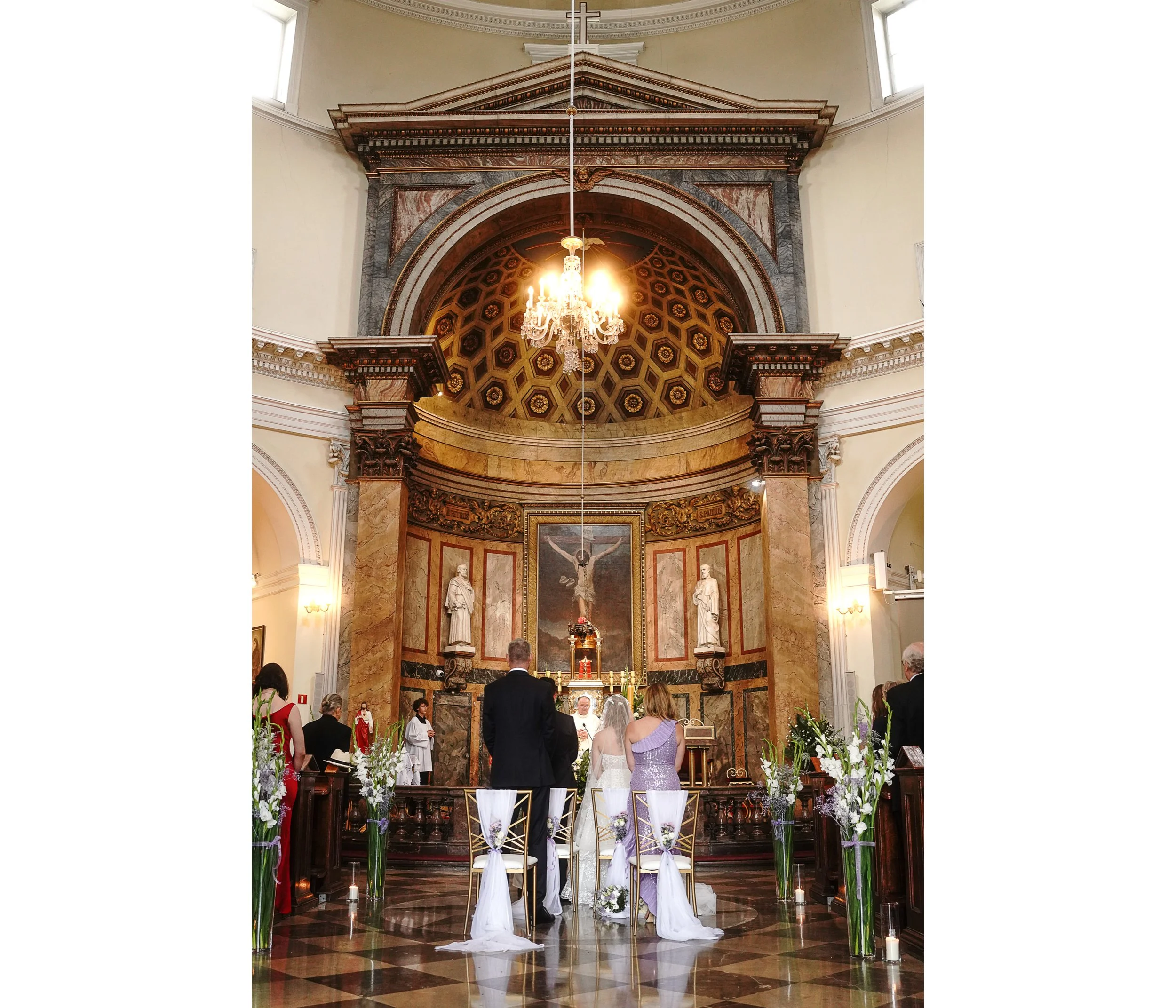 Album fotograficzny ślubny to ponadczasowa pamiątka, w której zapisane są najpiękniejsze chwile dnia ślubu. Starannie wybrane fotografie ukazują emocje, miłość, wzruszenia i wyjątkowe detale, tworząc spójną opowieść o Waszej historii. W One Day Studi