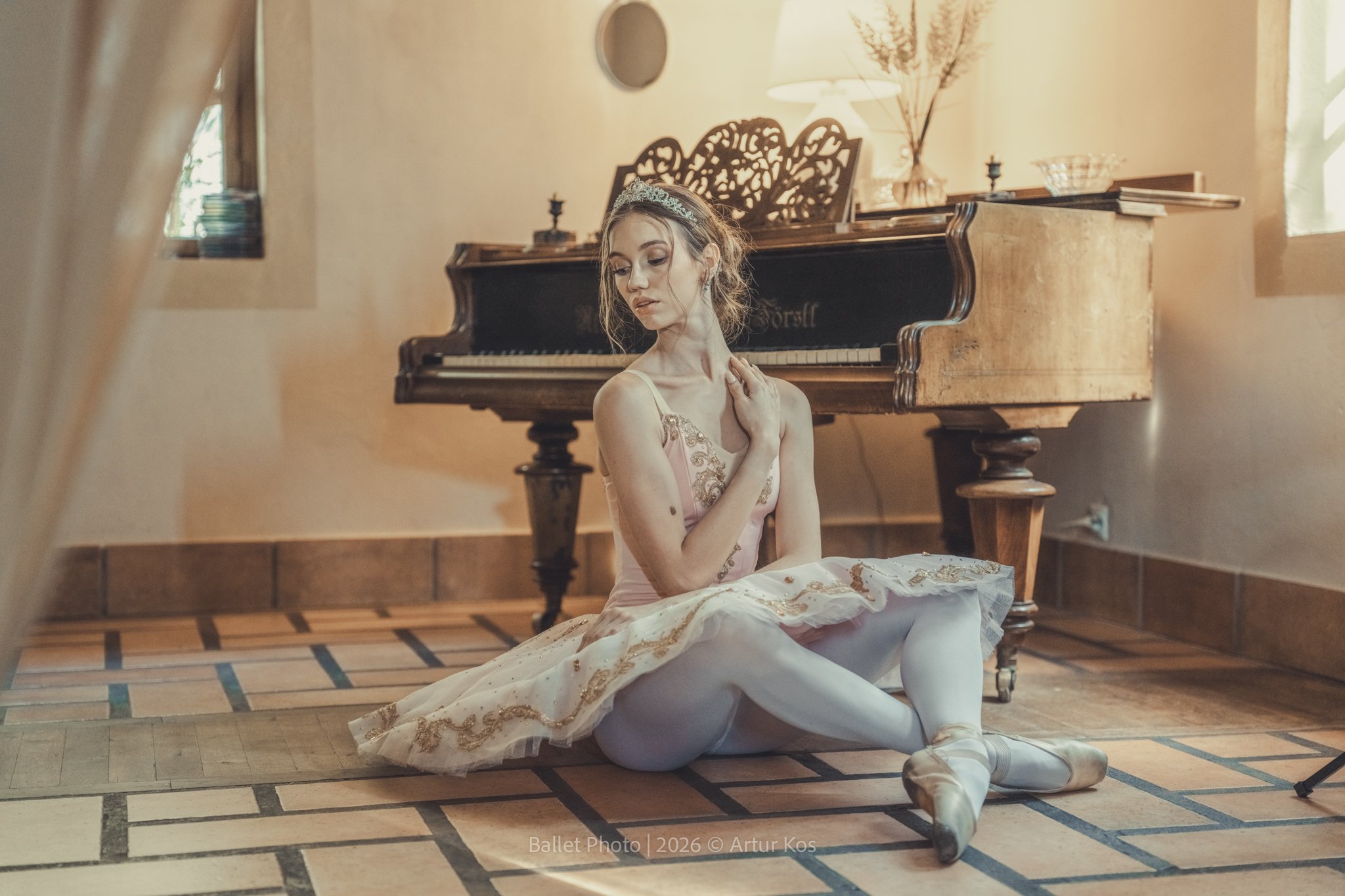 Ballet: 🩰 @kate_ballet_
location: Ossówno k/Wierzbna
Event: @rebel_eventfoto
Gear: @sony.polska from @fotoforma Rental
Sony A7RVI + Sony FE 28-70 mm f/2 GM
Light: @quadralite

📸 Ballet Photographer
✨ Capturing the poetry of movement
📍Rome • Paris 