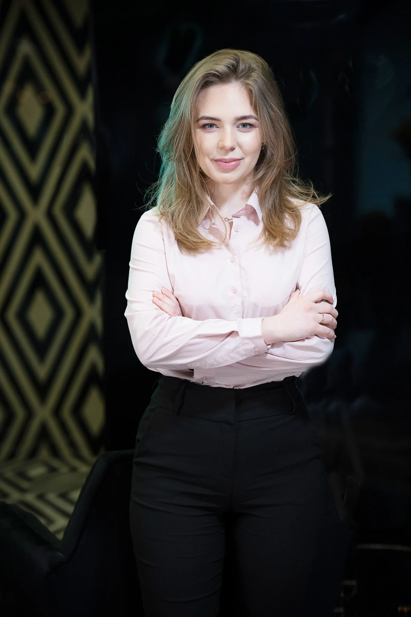 Profesjonalna fotografia biznesowa w Warszawie — sesje wizerunkowe, portrety biznesowe i zdjęcia na LinkedIn. Tworzę fotografie, które podkreślają Twój profesjonalizm, budują zaufanie i wzmacniają markę osobistą. Pokaż siebie i swój biznes z najlepsz