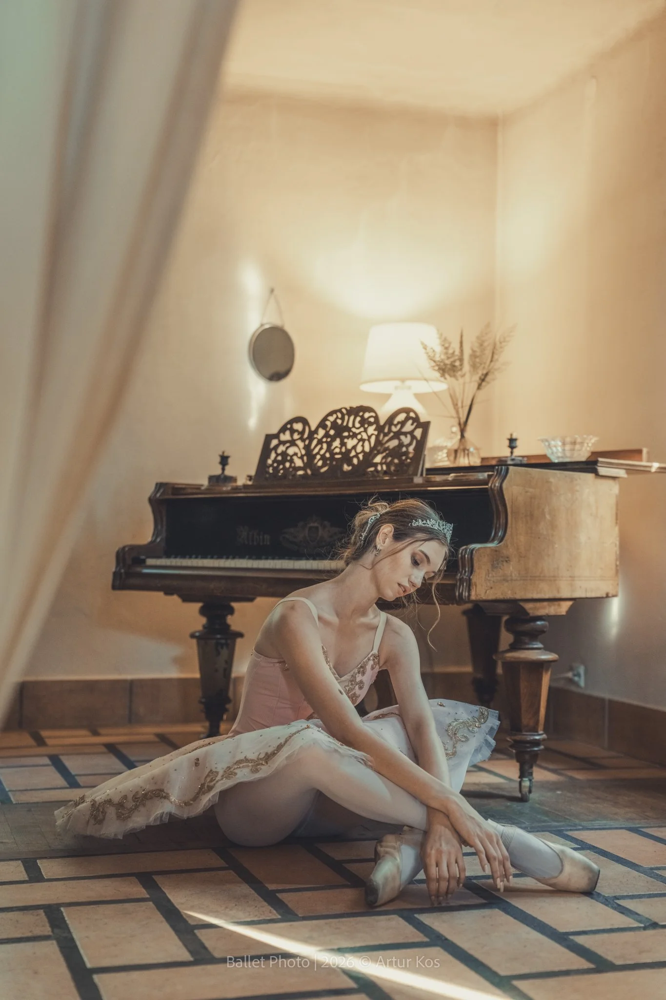 Ballet: 🩰 @kate_ballet_
location: Ossówno k/Wierzbna
Event: @rebel_eventfoto
Gear: @sony.polska from @fotoforma Rental
Sony A7RVI + Sony FE 28-70 mm f/2 GM
Light: @quadralite

📸 Ballet Photographer
✨ Capturing the poetry of movement
📍Rome • Paris 