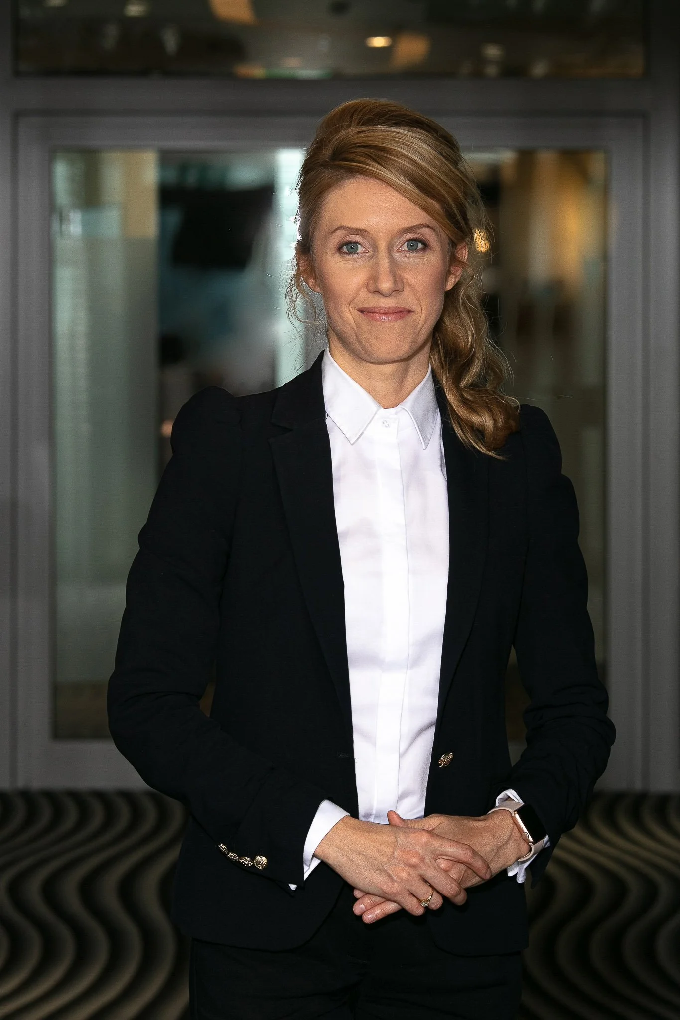Profesjonalna fotografia biznesowa w Warszawie — sesje wizerunkowe, portrety biznesowe i zdjęcia na LinkedIn. Tworzę fotografie, które podkreślają Twój profesjonalizm, budują zaufanie i wzmacniają markę osobistą. Pokaż siebie i swój biznes z najlepsz