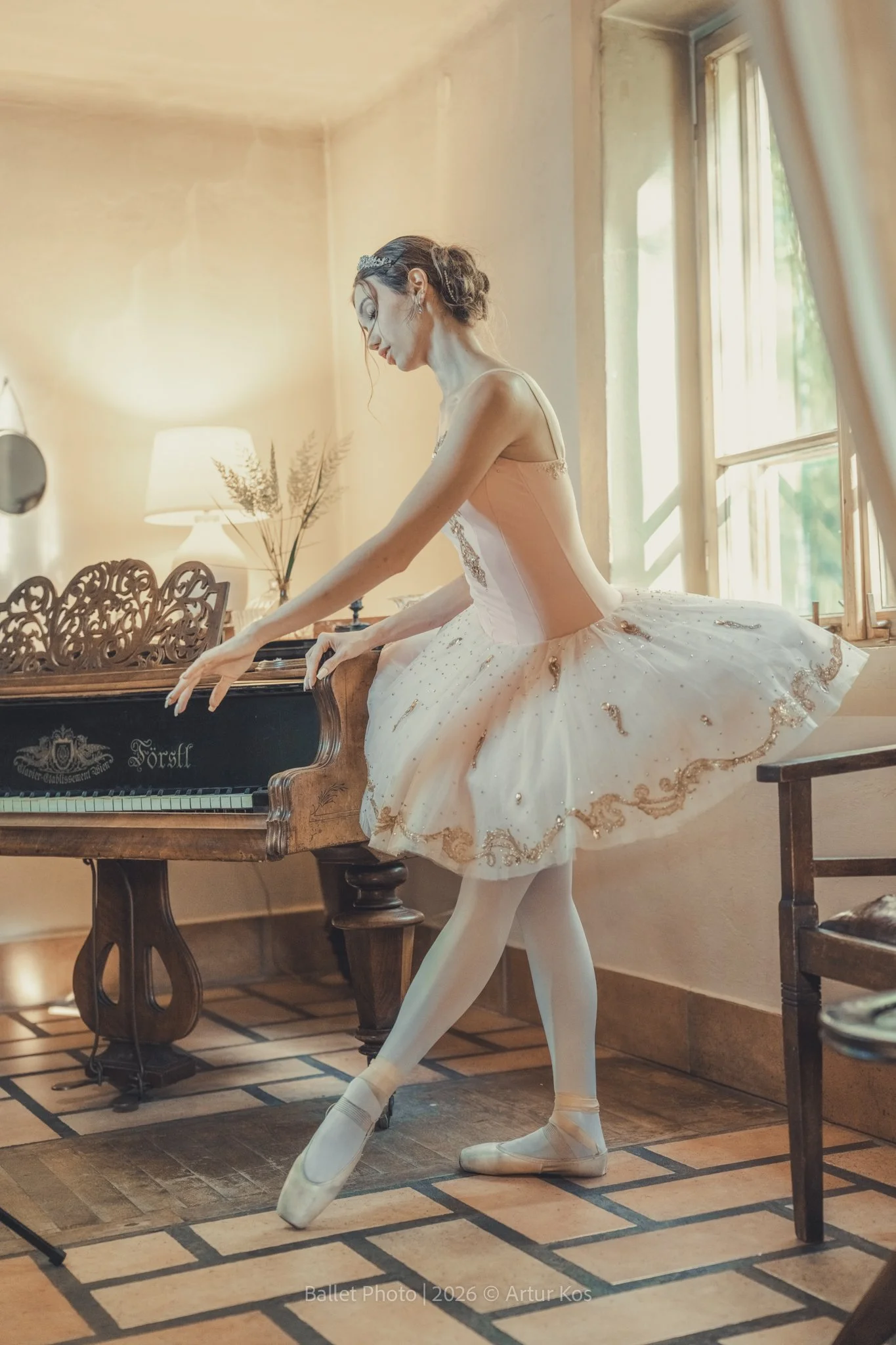 Ballet: 🩰 @kate_ballet_
location: Ossówno k/Wierzbna
Event: @rebel_eventfoto
Gear: @sony.polska from @fotoforma Rental
Sony A7RVI + Sony FE 28-70 mm f/2 GM
Light: @quadralite

📸 Ballet Photographer
✨ Capturing the poetry of movement
📍Rome • Paris 
