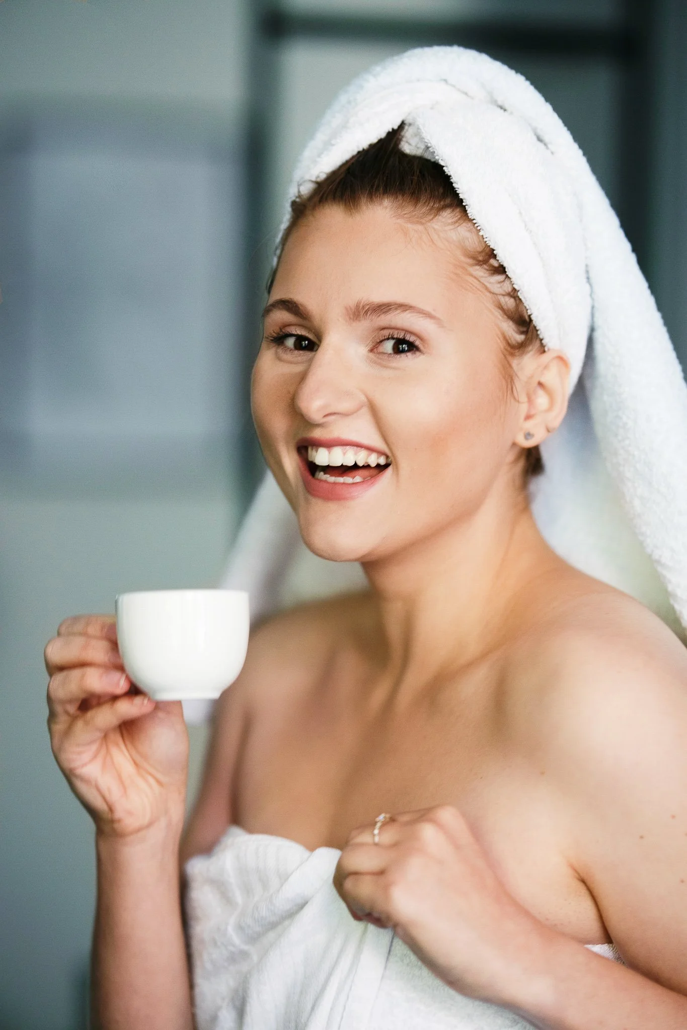 Color portrait photography celebrates natural tones, light, and emotion, capturing personality through rich colors and subtle nuances.