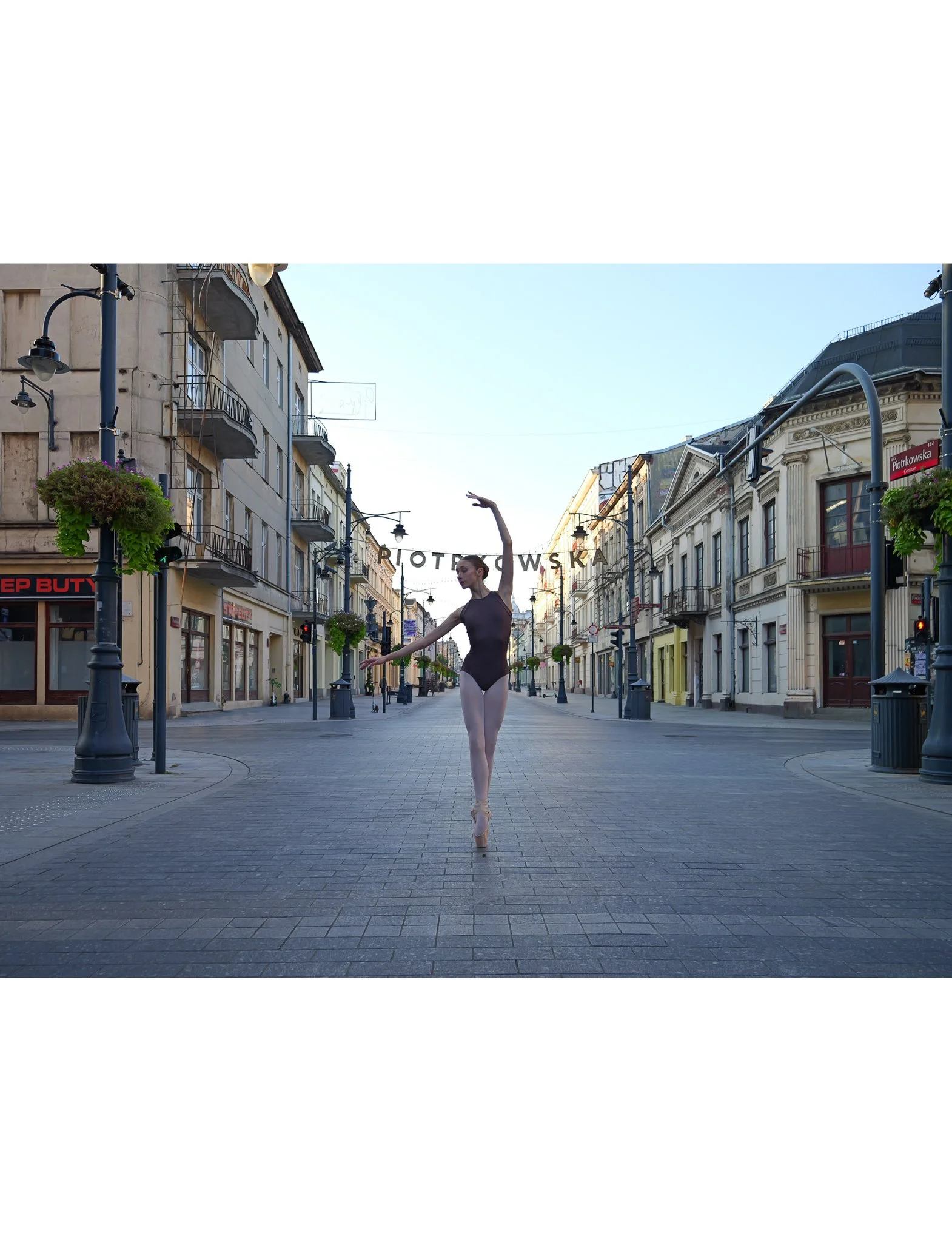 Ballet in Cities _ zdjecia wykorzystane w albumie strona 159.jpg