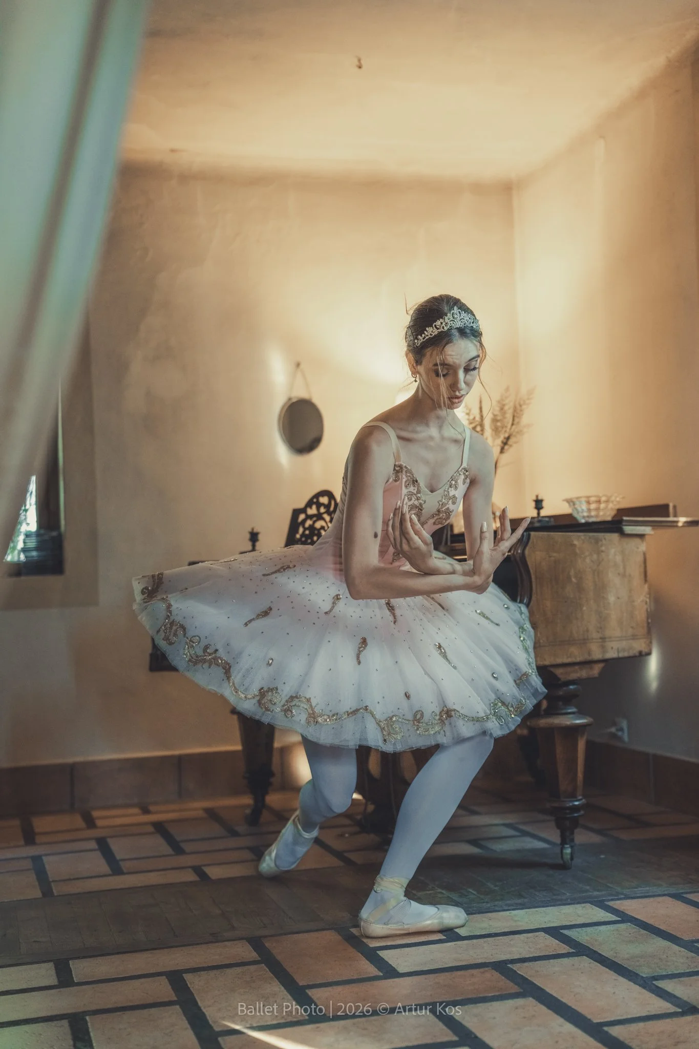 Ballet: 🩰 @kate_ballet_
location: Ossówno k/Wierzbna
Event: @rebel_eventfoto
Gear: @sony.polska from @fotoforma Rental
Sony A7RVI + Sony FE 28-70 mm f/2 GM
Light: @quadralite

📸 Ballet Photographer
✨ Capturing the poetry of movement
📍Rome • Paris 