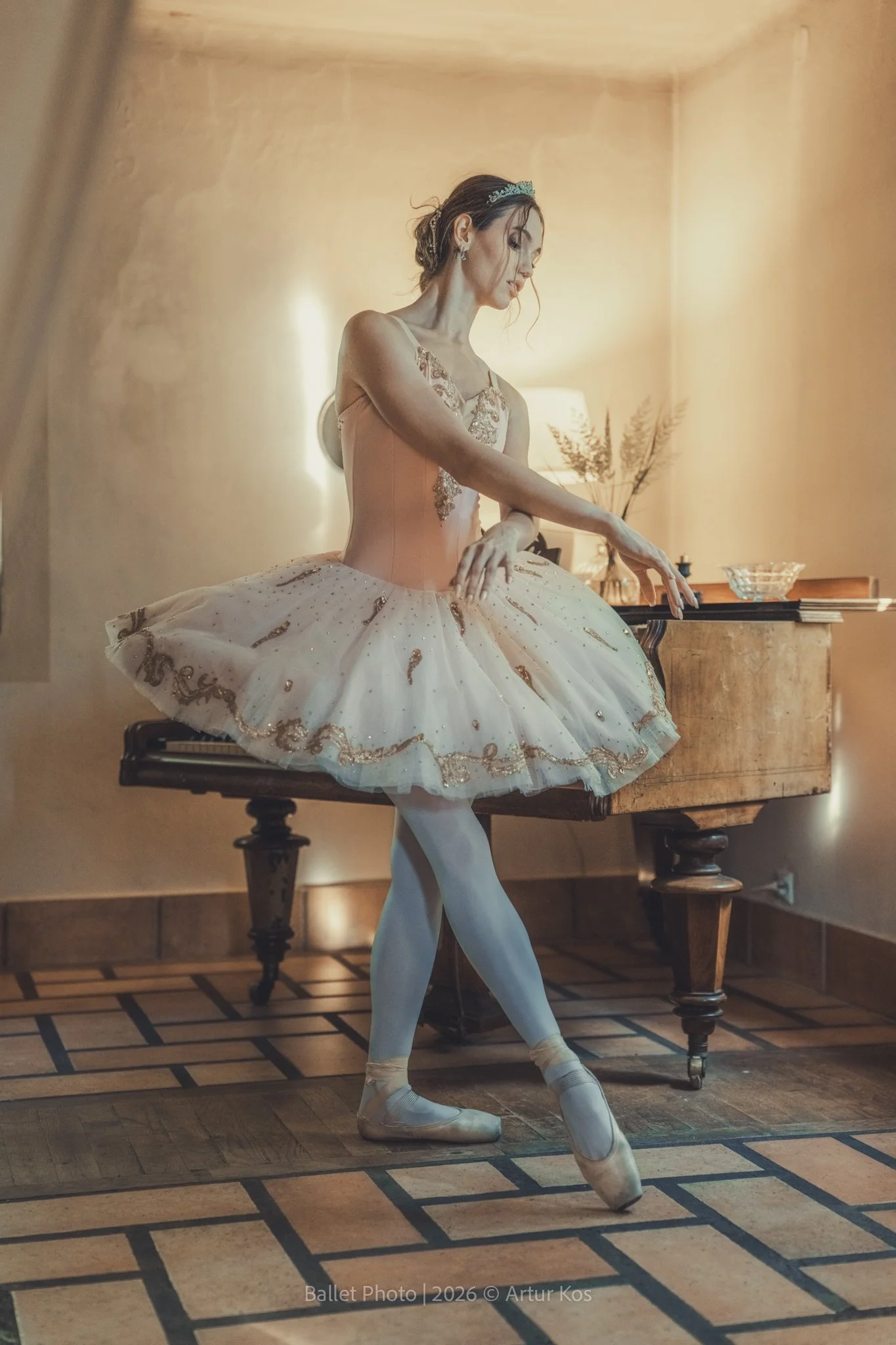 Ballet: 🩰 @kate_ballet_
location: Ossówno k/Wierzbna
Event: @rebel_eventfoto
Gear: @sony.polska from @fotoforma Rental
Sony A7RVI + Sony FE 28-70 mm f/2 GM
Light: @quadralite

📸 Ballet Photographer
✨ Capturing the poetry of movement
📍Rome • Paris 