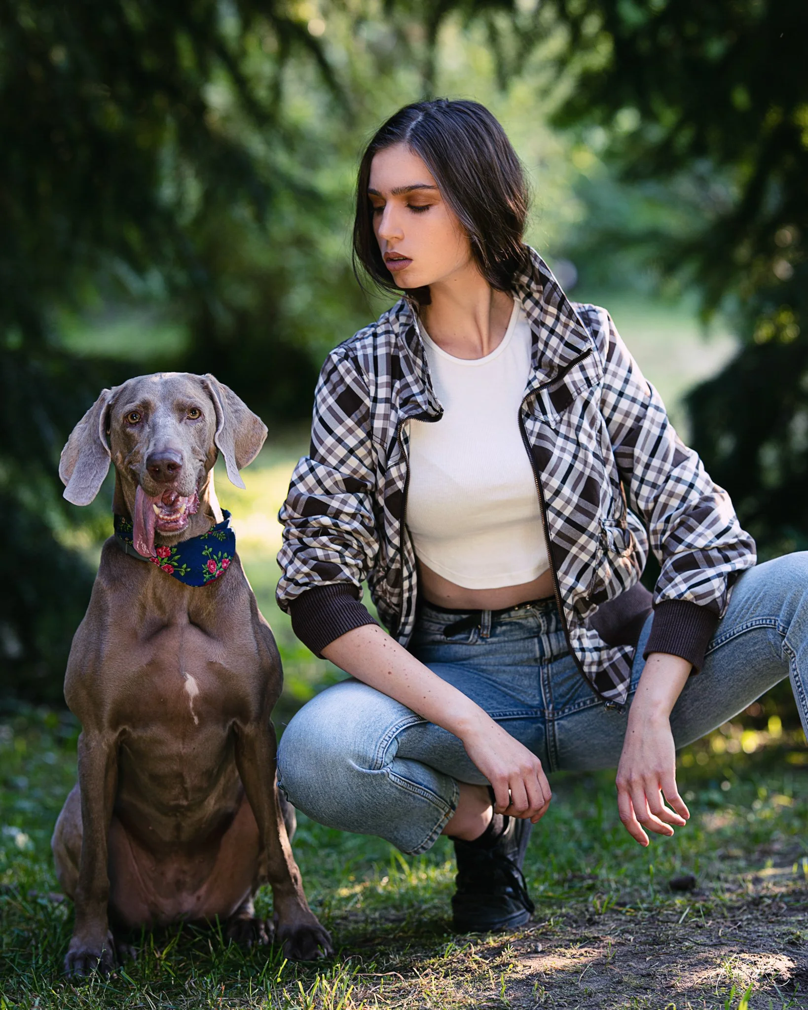 Color portrait photography celebrates natural tones, light, and emotion, capturing personality through rich colors and subtle nuances.