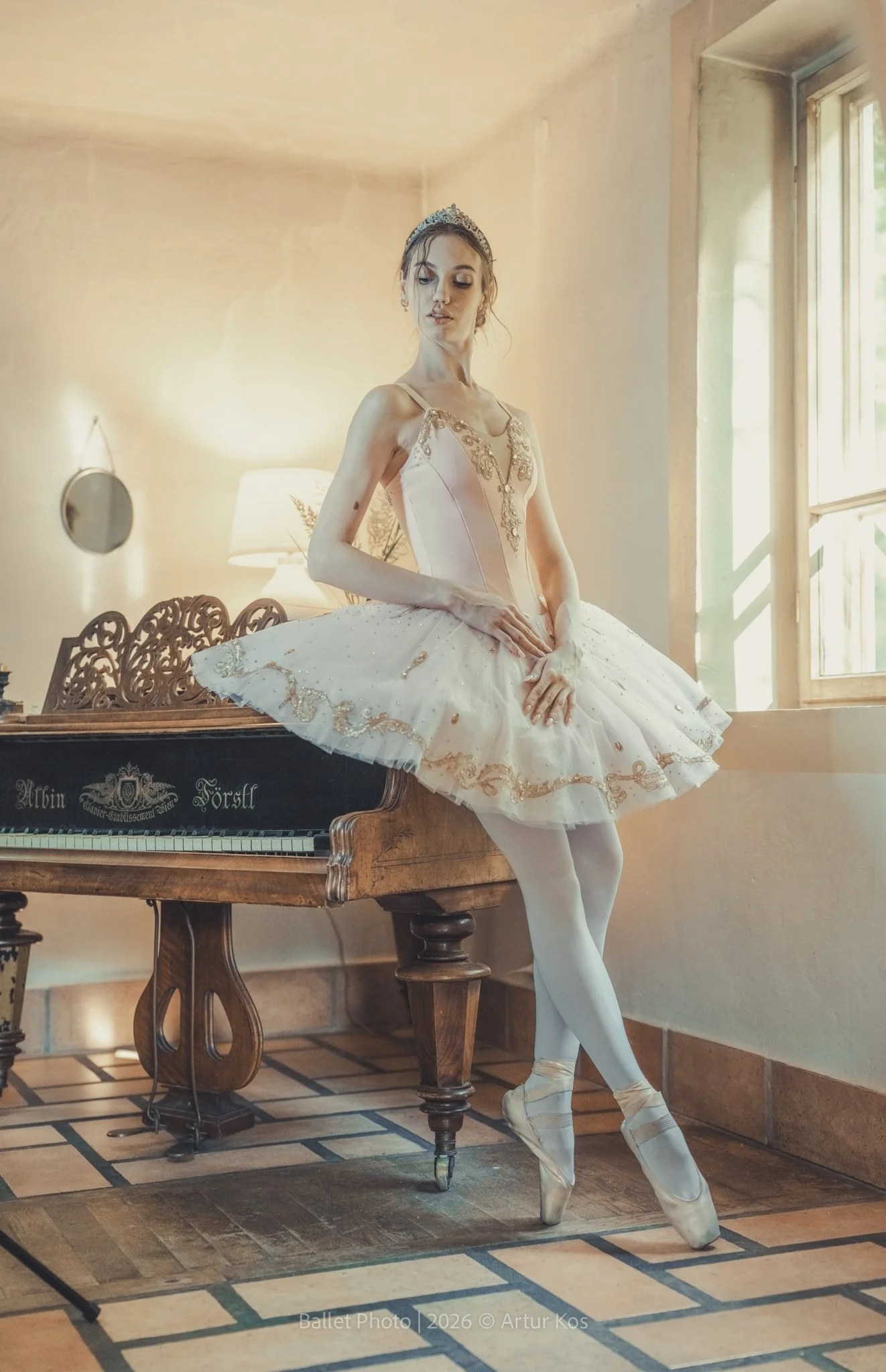 Ballet: 🩰 @kate_ballet_
location: Ossówno k/Wierzbna
Event: @rebel_eventfoto
Gear: @sony.polska from @fotoforma Rental
Sony A7RVI + Sony FE 28-70 mm f/2 GM
Light: @quadralite

📸 Ballet Photographer
✨ Capturing the poetry of movement
📍Rome • Paris 