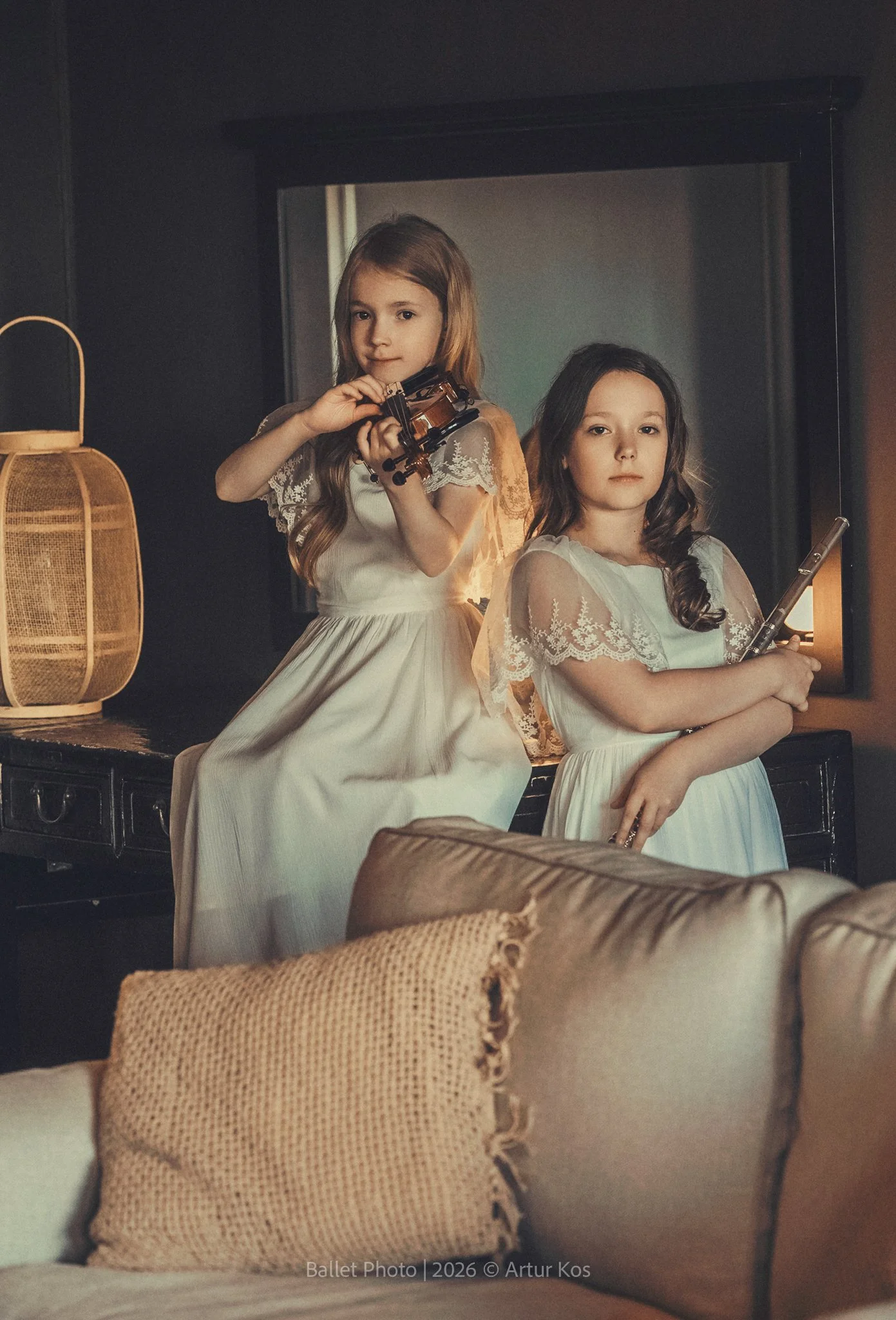 Siła, lekkość i emocje zamknięte w jednym kadrze. Każda fotografia baletowa opowiada historię ruchu, pasji i niezwykłej precyzji. Profesjonalna fotografia baletowa to uchwycenie ulotnych chwil, które trwają zaledwie ułamek sekundy, a pozostają na zaw