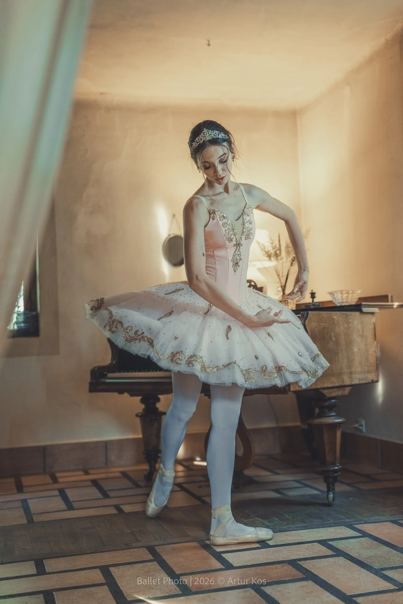 Ballet: 🩰 @kate_ballet_
location: Ossówno k/Wierzbna
Event: @rebel_eventfoto
Gear: @sony.polska from @fotoforma Rental
Sony A7RVI + Sony FE 28-70 mm f/2 GM
Light: @quadralite

📸 Ballet Photographer
✨ Capturing the poetry of movement
📍Rome • Paris 