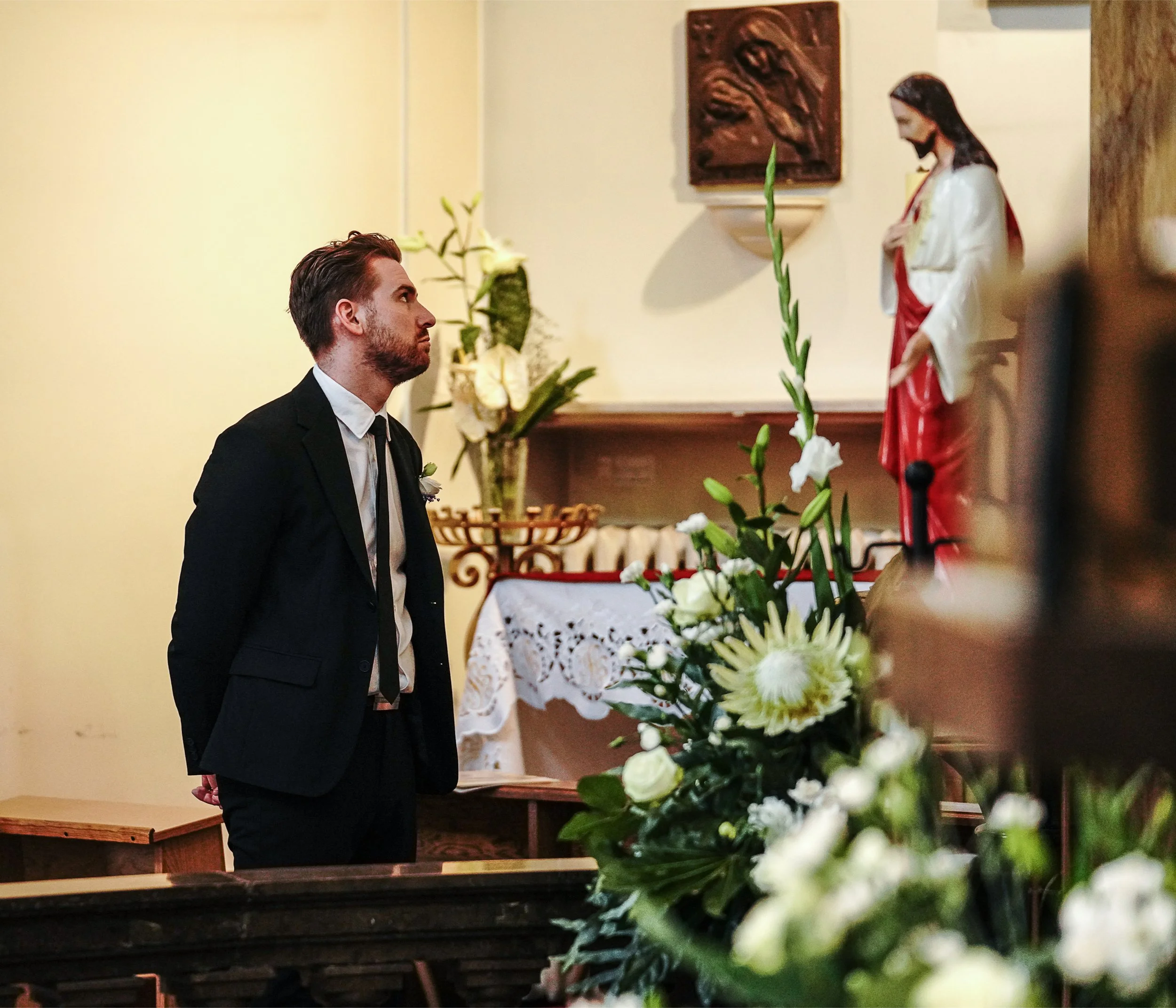 Album fotograficzny ślubny to ponadczasowa pamiątka, w której zapisane są najpiękniejsze chwile dnia ślubu. Starannie wybrane fotografie ukazują emocje, miłość, wzruszenia i wyjątkowe detale, tworząc spójną opowieść o Waszej historii. W One Day Studi