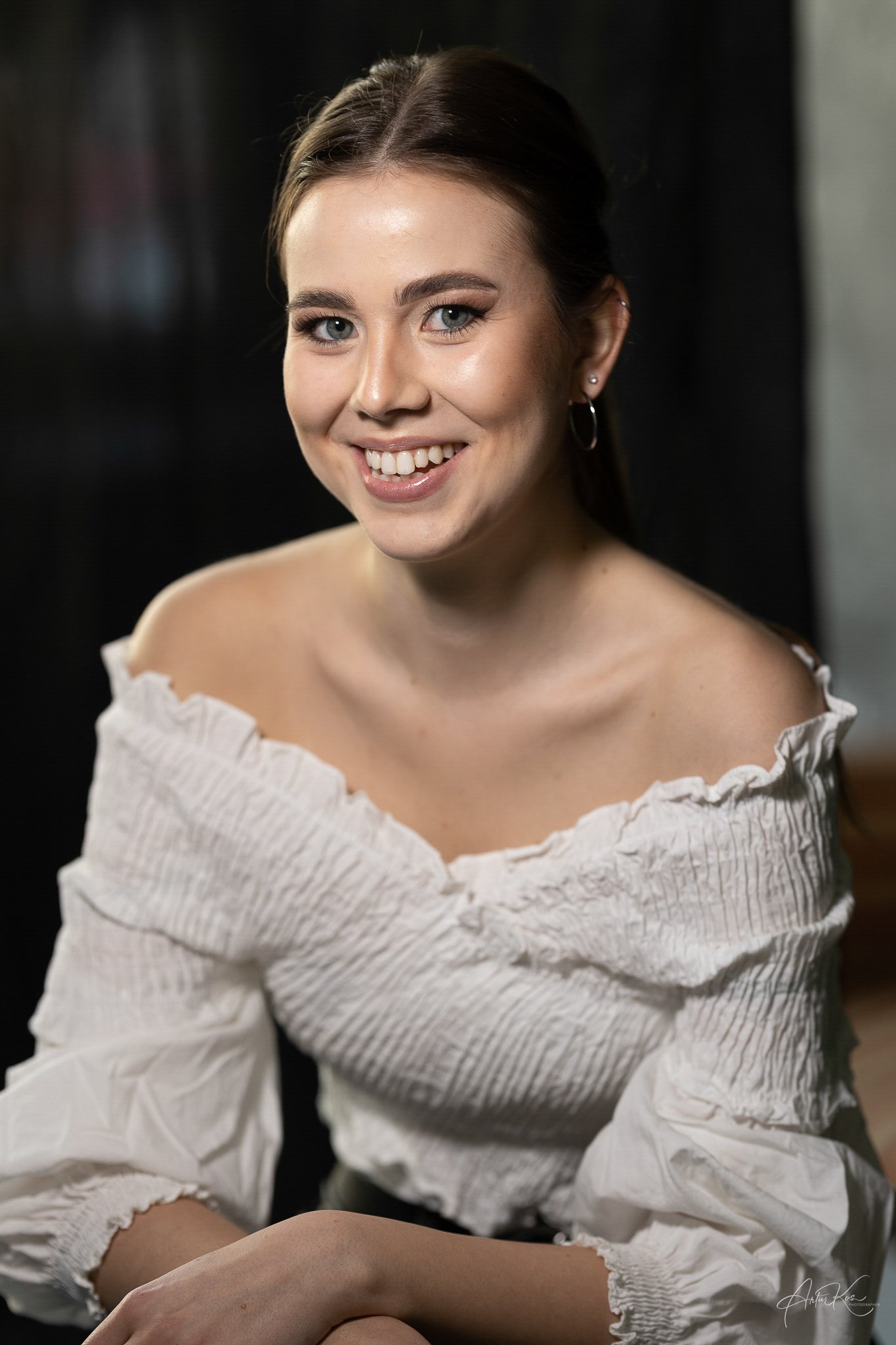 Color portrait photography celebrates natural tones, light, and emotion, capturing personality through rich colors and subtle nuances.