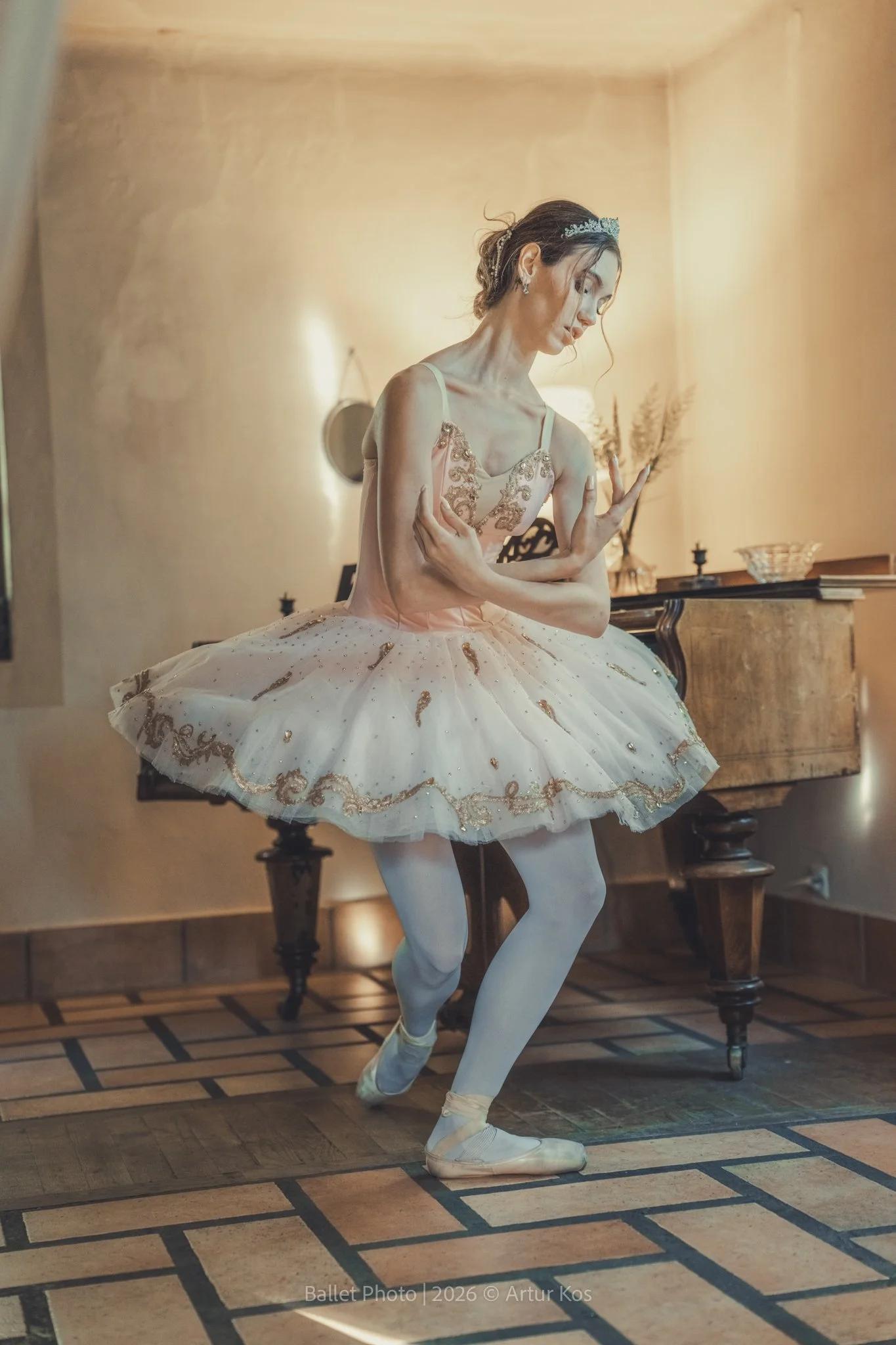 Ballet: 🩰 @kate_ballet_
location: Ossówno k/Wierzbna
Event: @rebel_eventfoto
Gear: @sony.polska from @fotoforma Rental
Sony A7RVI + Sony FE 28-70 mm f/2 GM
Light: @quadralite

📸 Ballet Photographer
✨ Capturing the poetry of movement
📍Rome • Paris 