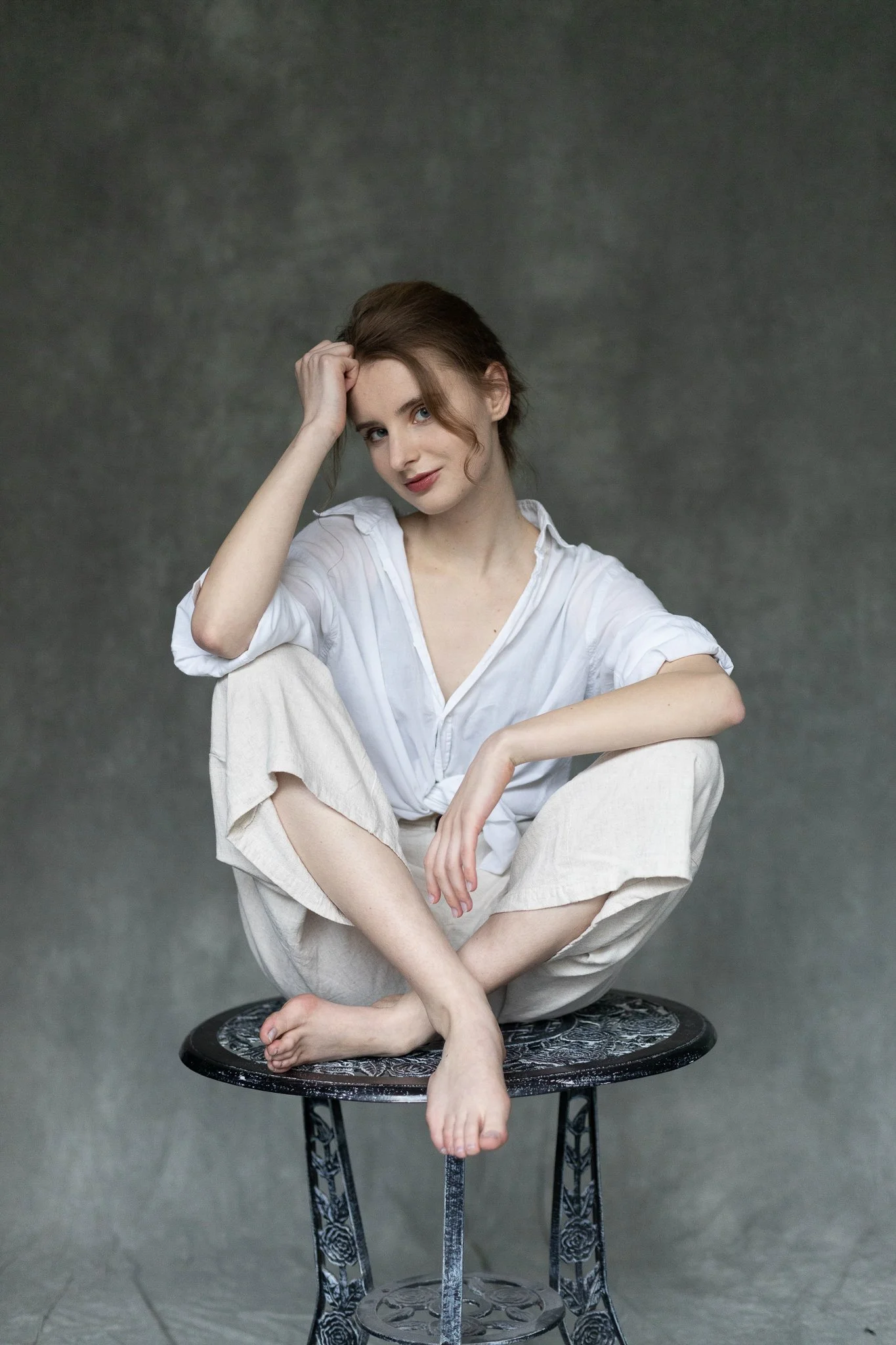 Color portrait photography celebrates natural tones, light, and emotion, capturing personality through rich colors and subtle nuances.