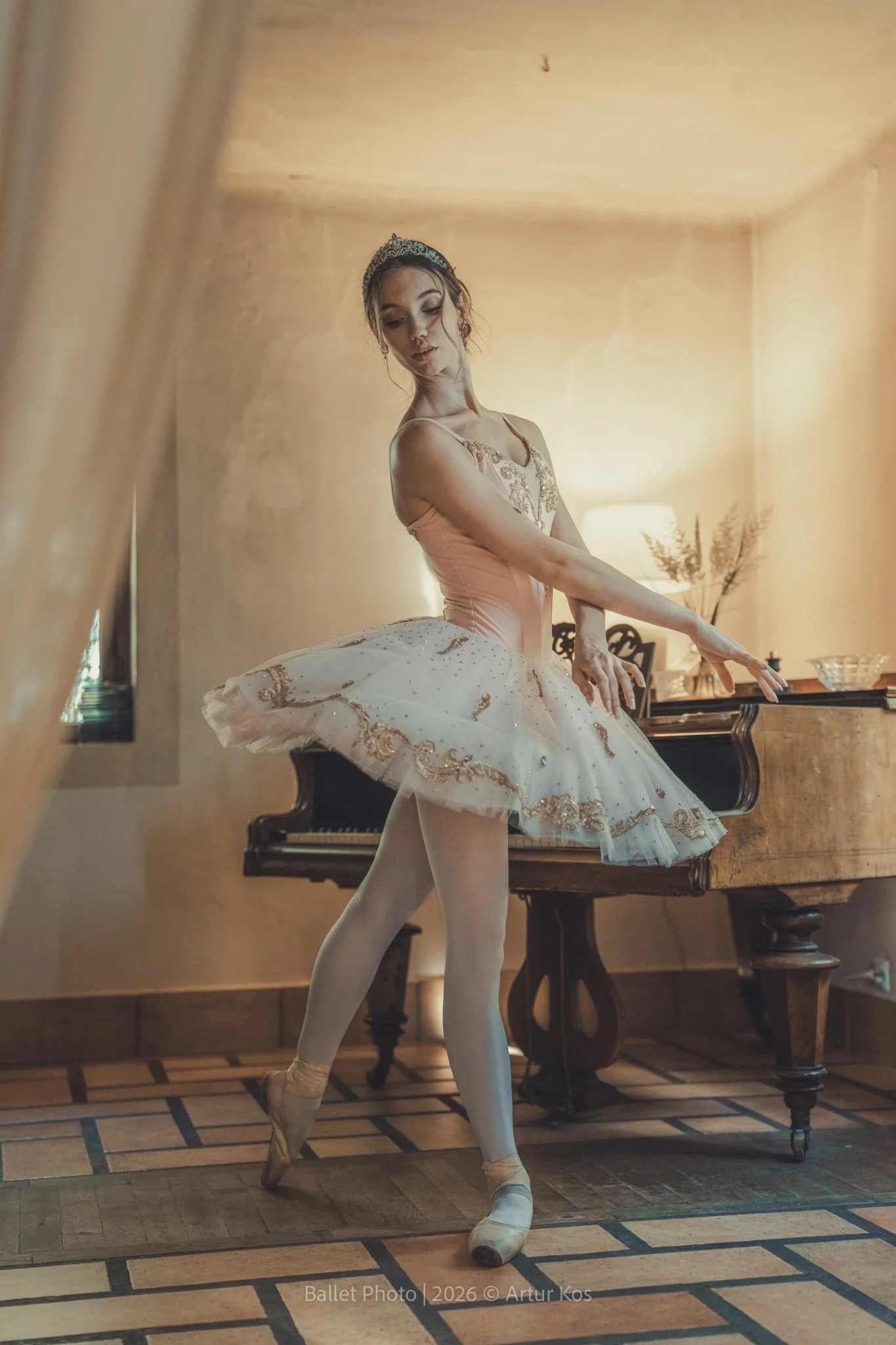Ballet: 🩰 @kate_ballet_
location: Ossówno k/Wierzbna
Event: @rebel_eventfoto
Gear: @sony.polska from @fotoforma Rental
Sony A7RVI + Sony FE 28-70 mm f/2 GM
Light: @quadralite

📸 Ballet Photographer
✨ Capturing the poetry of movement
📍Rome • Paris 