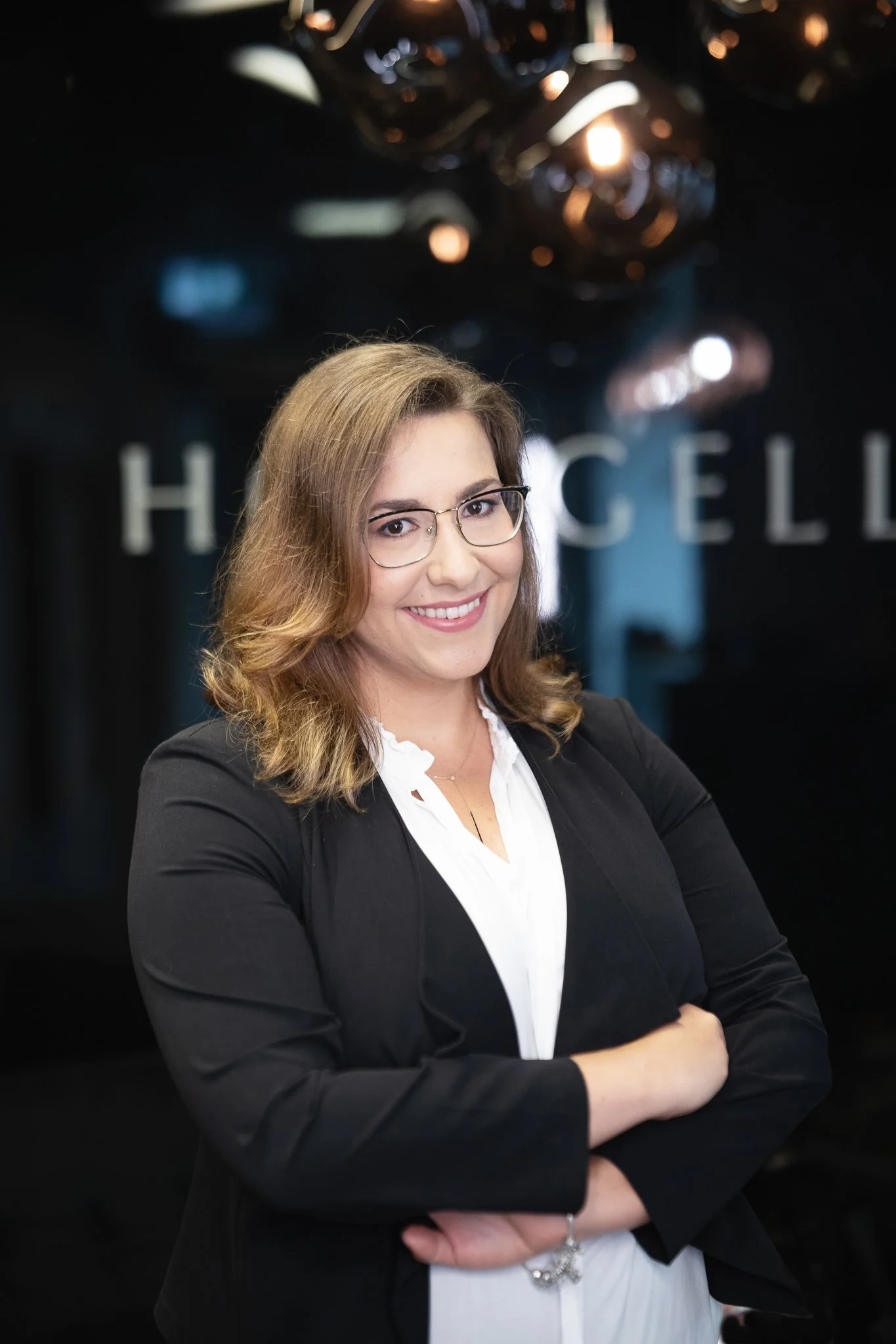 Profesjonalna fotografia biznesowa w Warszawie — sesje wizerunkowe, portrety biznesowe i zdjęcia na LinkedIn. Tworzę fotografie, które podkreślają Twój profesjonalizm, budują zaufanie i wzmacniają markę osobistą. Pokaż siebie i swój biznes z najlepsz