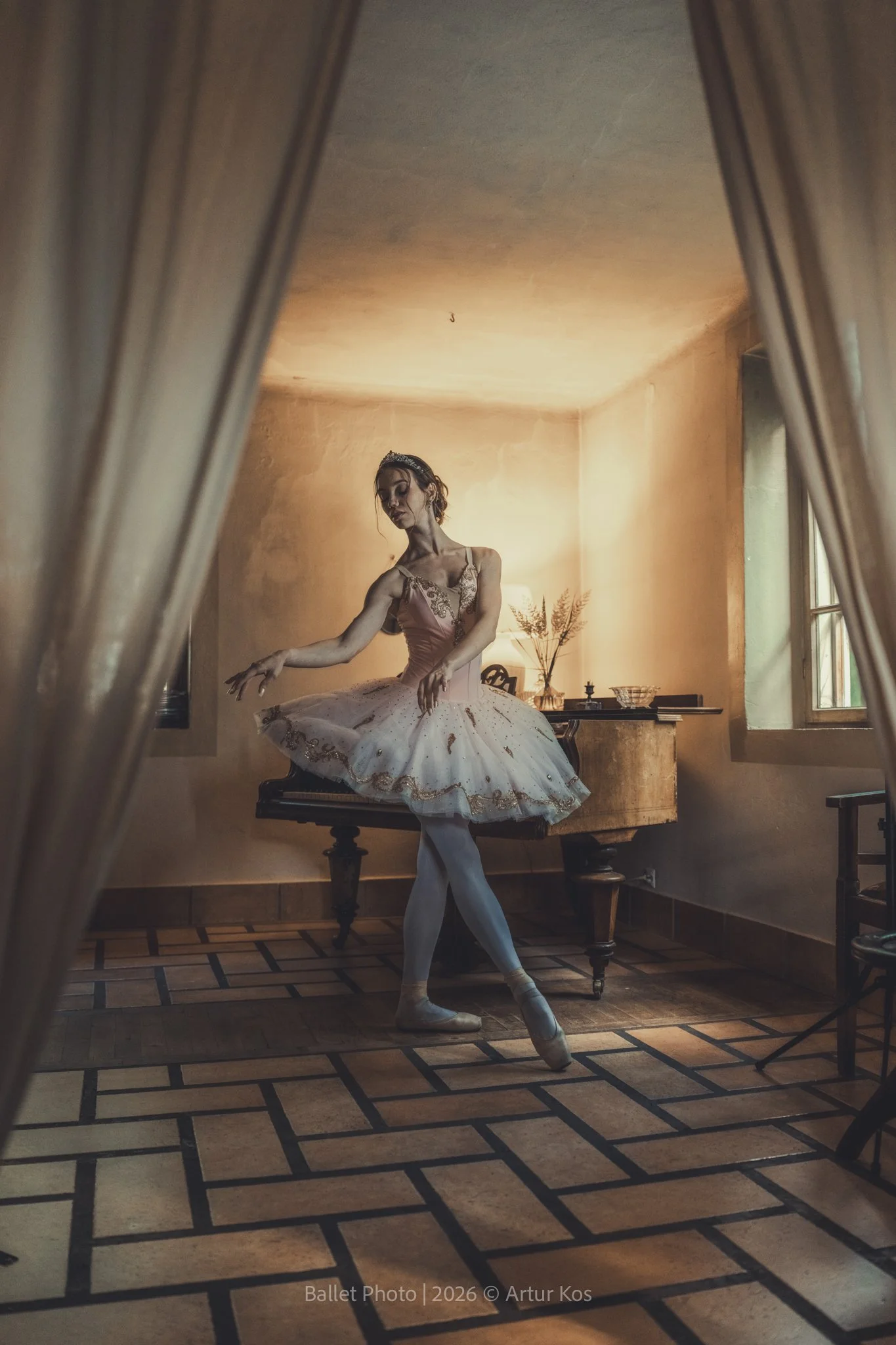Ballet: 🩰 @kate_ballet_
location: Ossówno k/Wierzbna
Event: @rebel_eventfoto
Gear: @sony.polska from @fotoforma Rental
Sony A7RVI + Sony FE 28-70 mm f/2 GM
Light: @quadralite

📸 Ballet Photographer
✨ Capturing the poetry of movement
📍Rome • Paris 