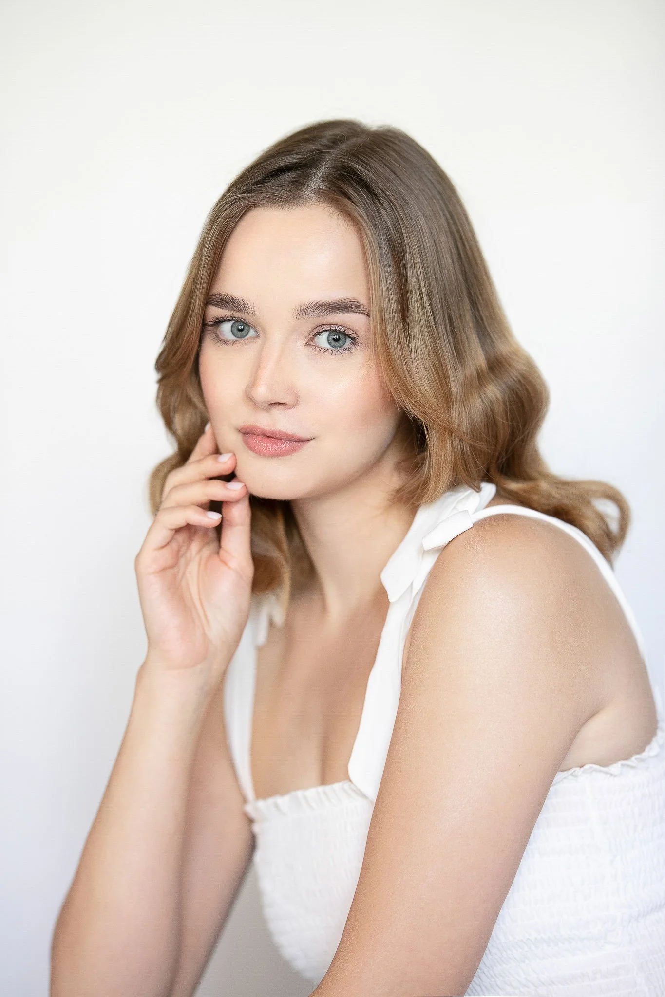 Color portrait photography celebrates natural tones, light, and emotion, capturing personality through rich colors and subtle nuances.