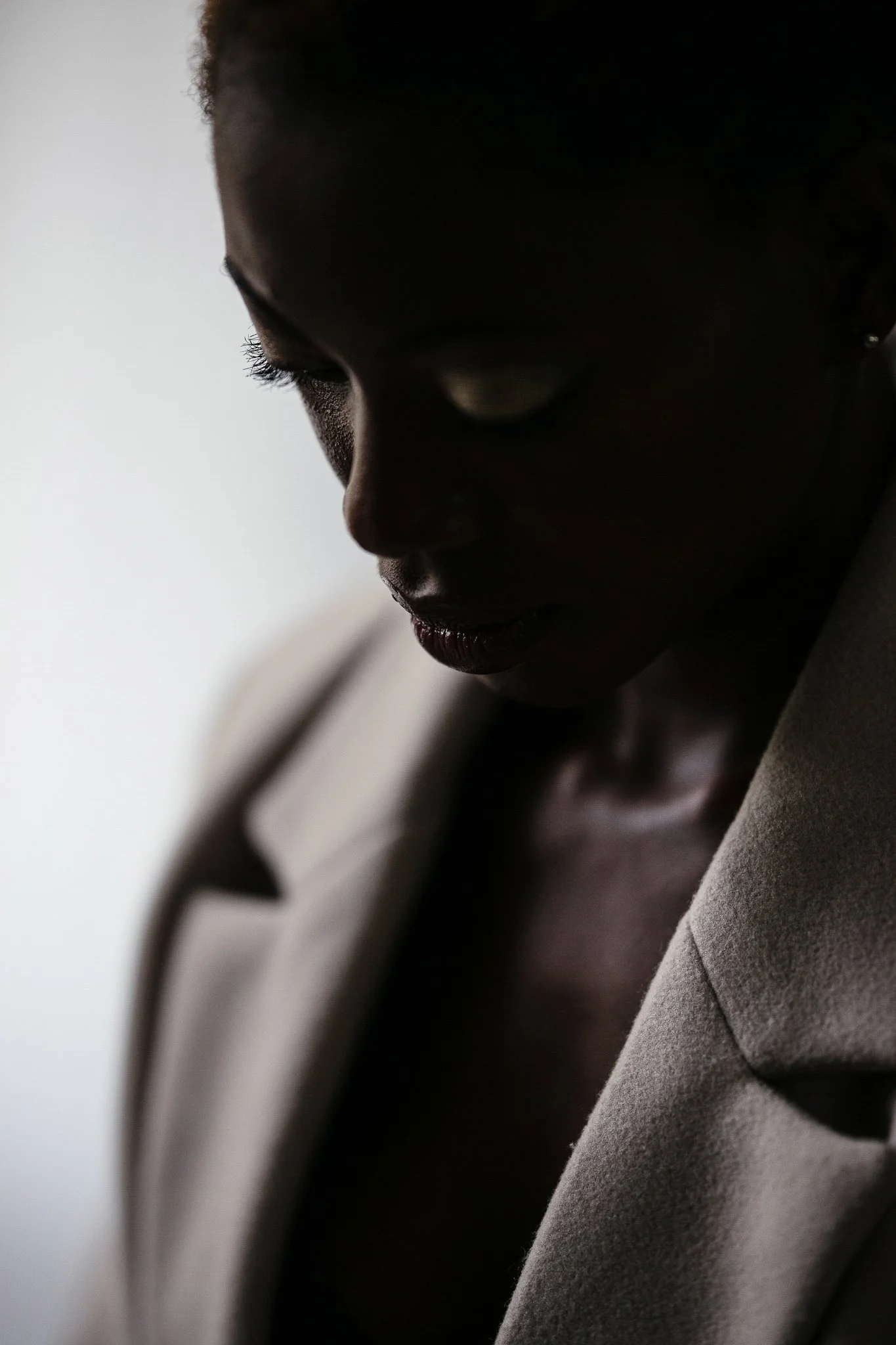 Color portrait photography celebrates natural tones, light, and emotion, capturing personality through rich colors and subtle nuances.