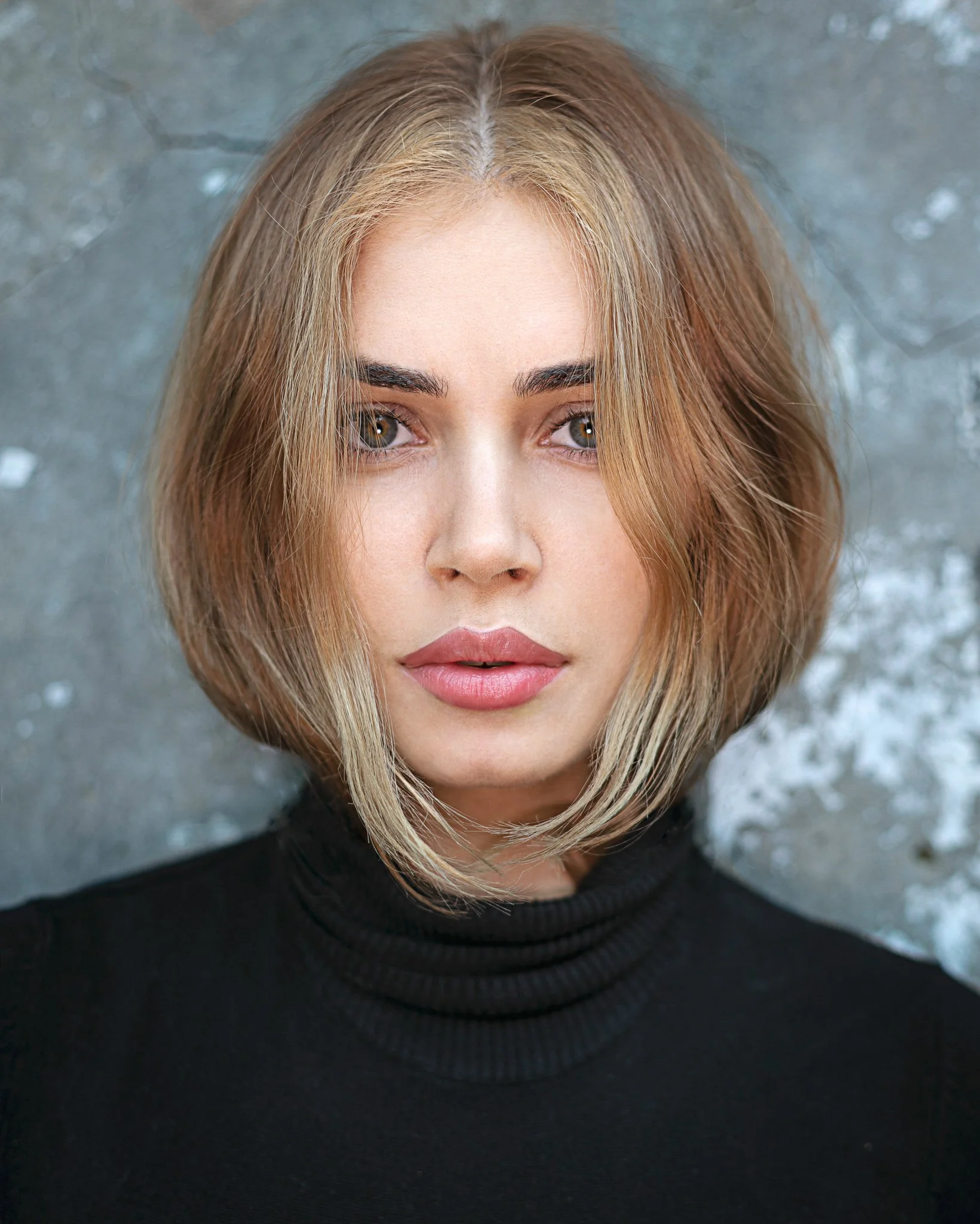 Color portrait photography celebrates natural tones, light, and emotion, capturing personality through rich colors and subtle nuances.