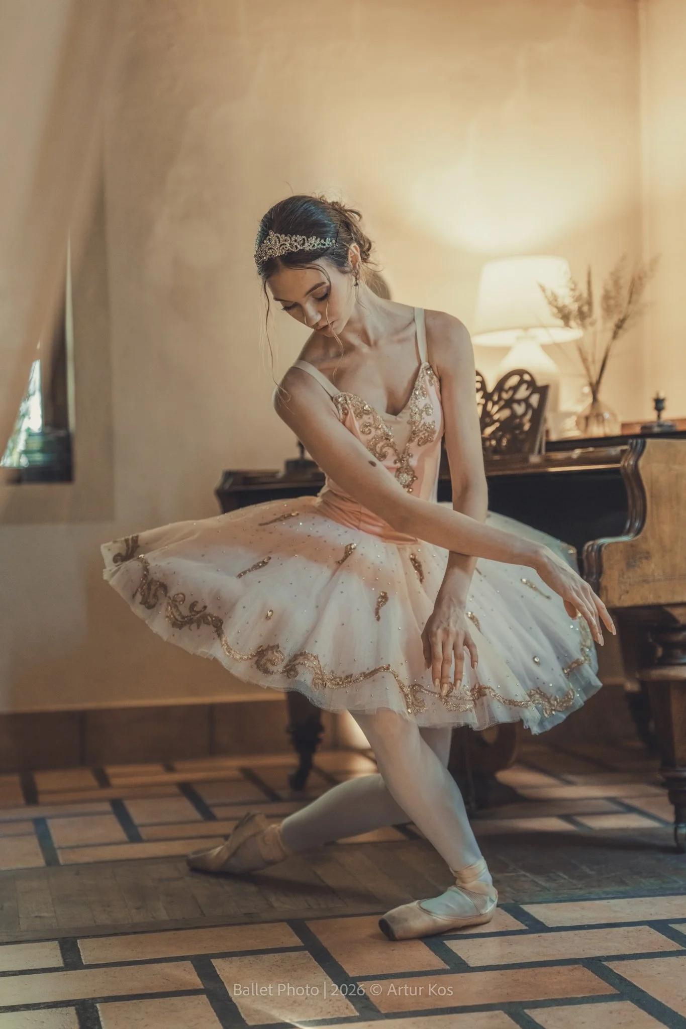 Ballet: 🩰 @kate_ballet_
location: Ossówno k/Wierzbna
Event: @rebel_eventfoto
Gear: @sony.polska from @fotoforma Rental
Sony A7RVI + Sony FE 28-70 mm f/2 GM
Light: @quadralite

📸 Ballet Photographer
✨ Capturing the poetry of movement
📍Rome • Paris 