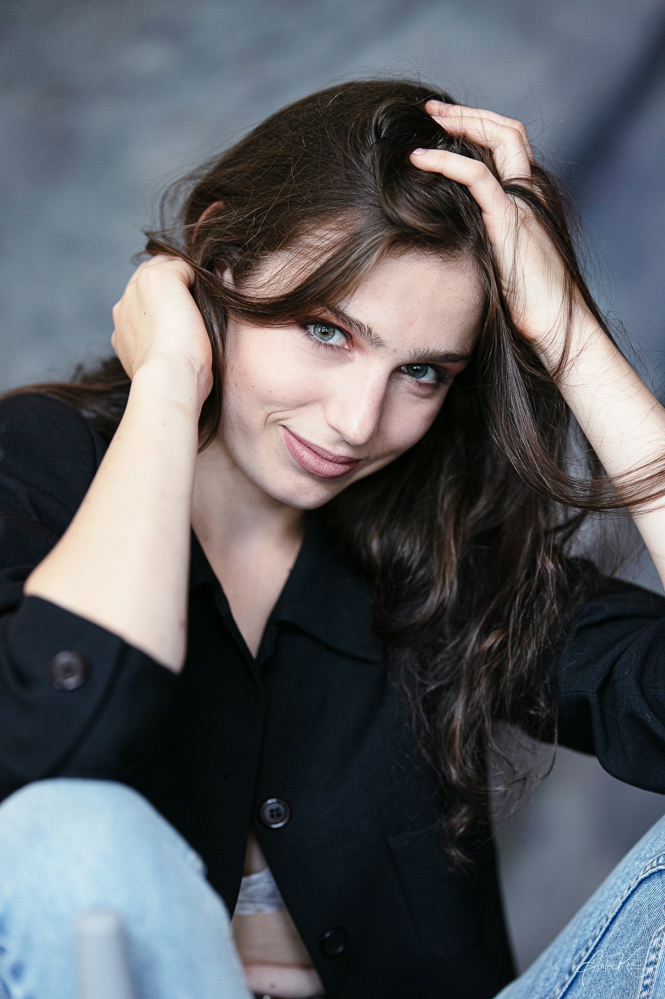 Color portrait photography celebrates natural tones, light, and emotion, capturing personality through rich colors and subtle nuances.