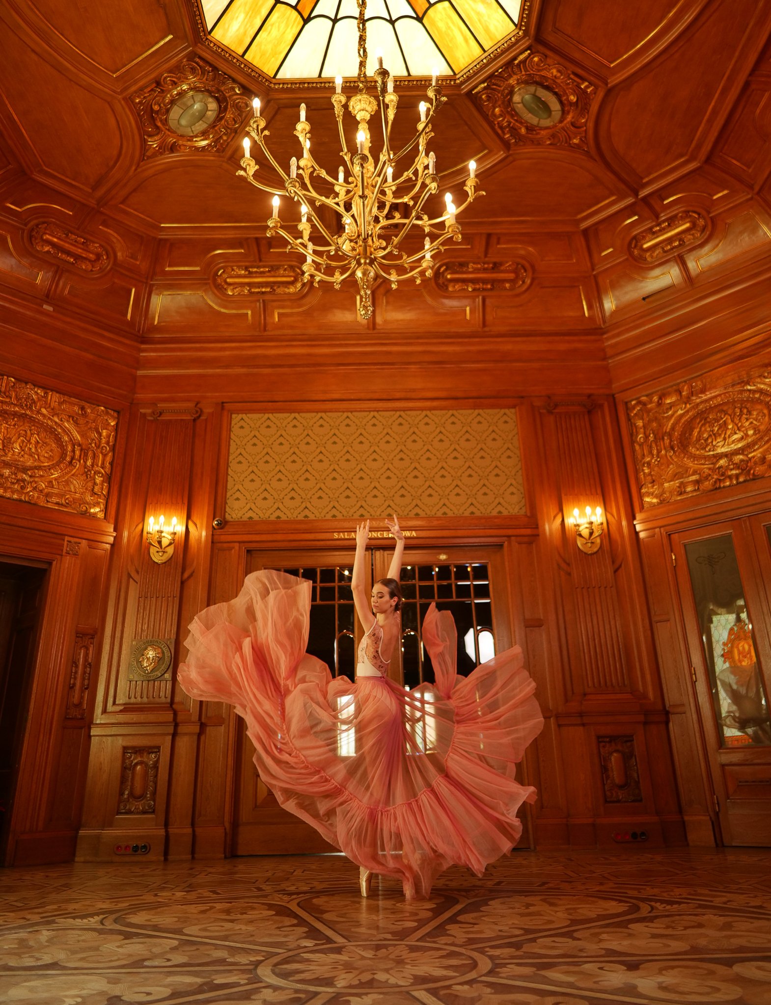 Ballet in Cities _ zdjecia wykorzystane w albumie strona 90.jpg