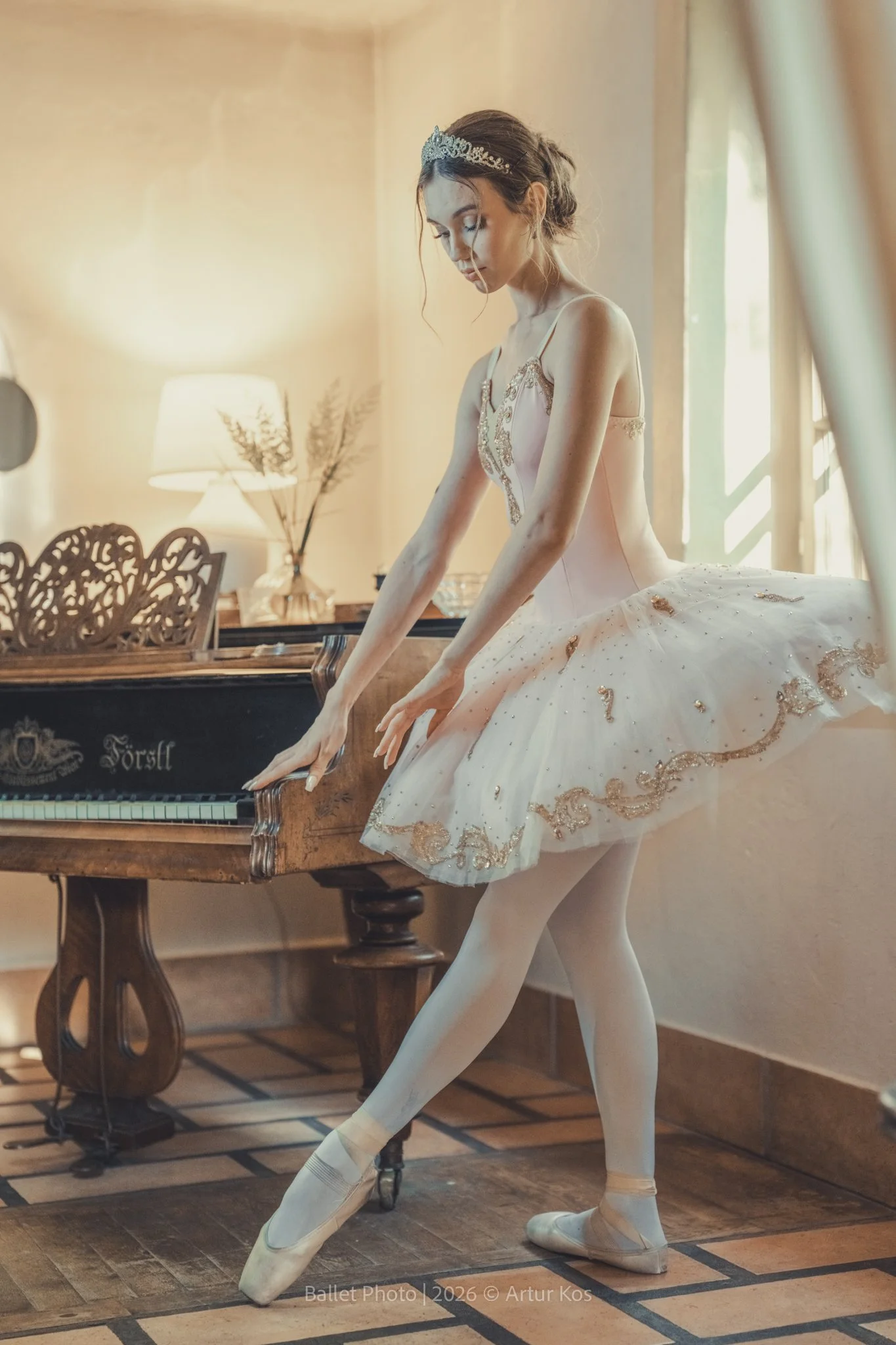 Ballet: 🩰 @kate_ballet_
location: Ossówno k/Wierzbna
Event: @rebel_eventfoto
Gear: @sony.polska from @fotoforma Rental
Sony A7RVI + Sony FE 28-70 mm f/2 GM
Light: @quadralite

📸 Ballet Photographer
✨ Capturing the poetry of movement
📍Rome • Paris 