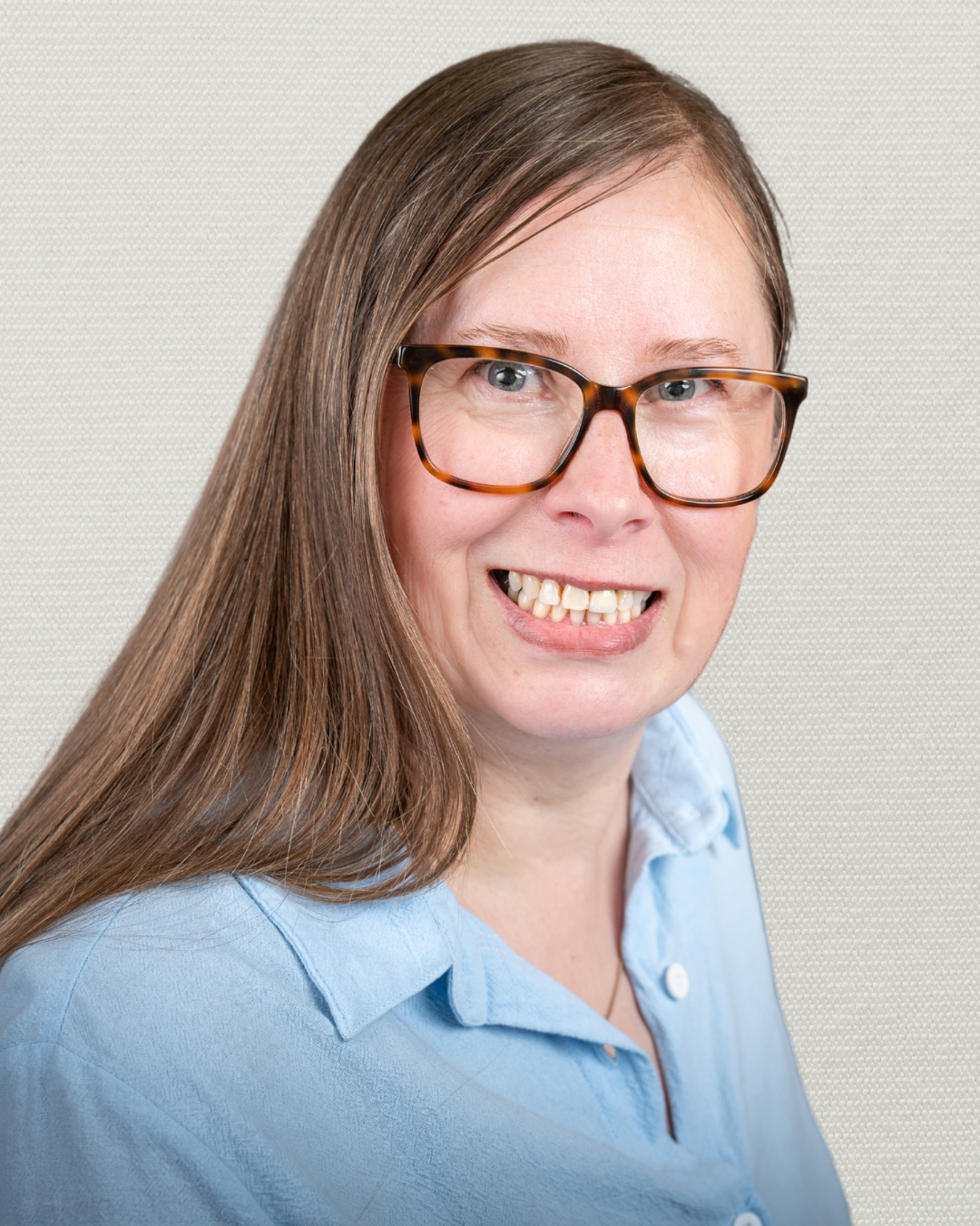 Lesley, Worcester menopause coach and therapeutic practitioner helping midlife women rediscover confidence and clarity