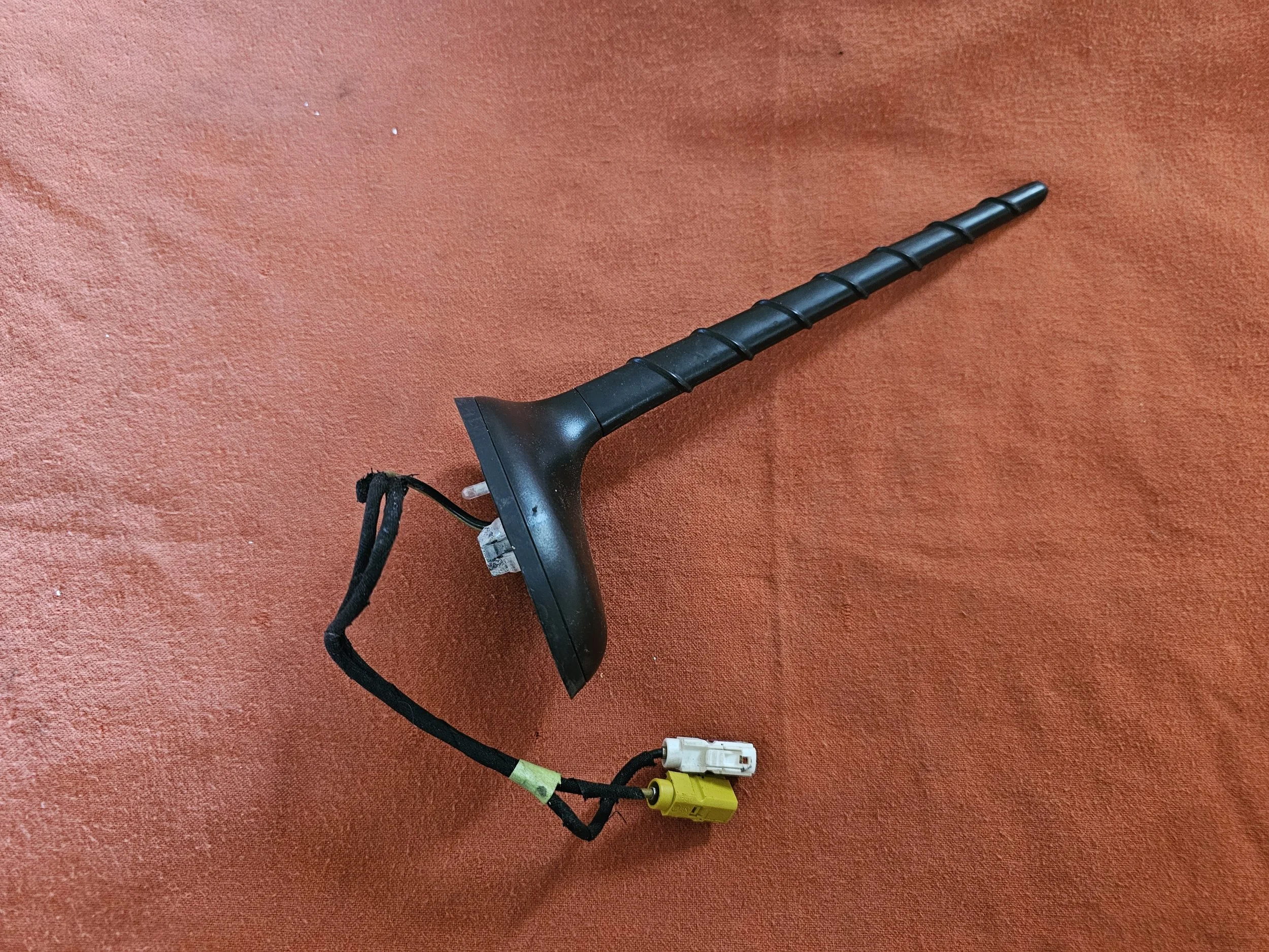 Fiat 500 Antenna & Antenna Base OEM