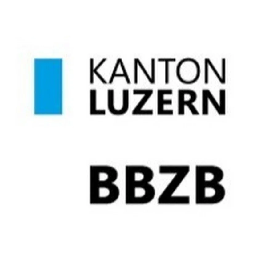 Logo des Kantons Luzern mit blauer Markierung und Text 'KANTON LUŽERN BZB'.