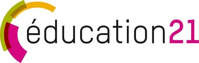 Logo mit dem Text 'éducation21' in Schwarz, Pink und Grüntönen.