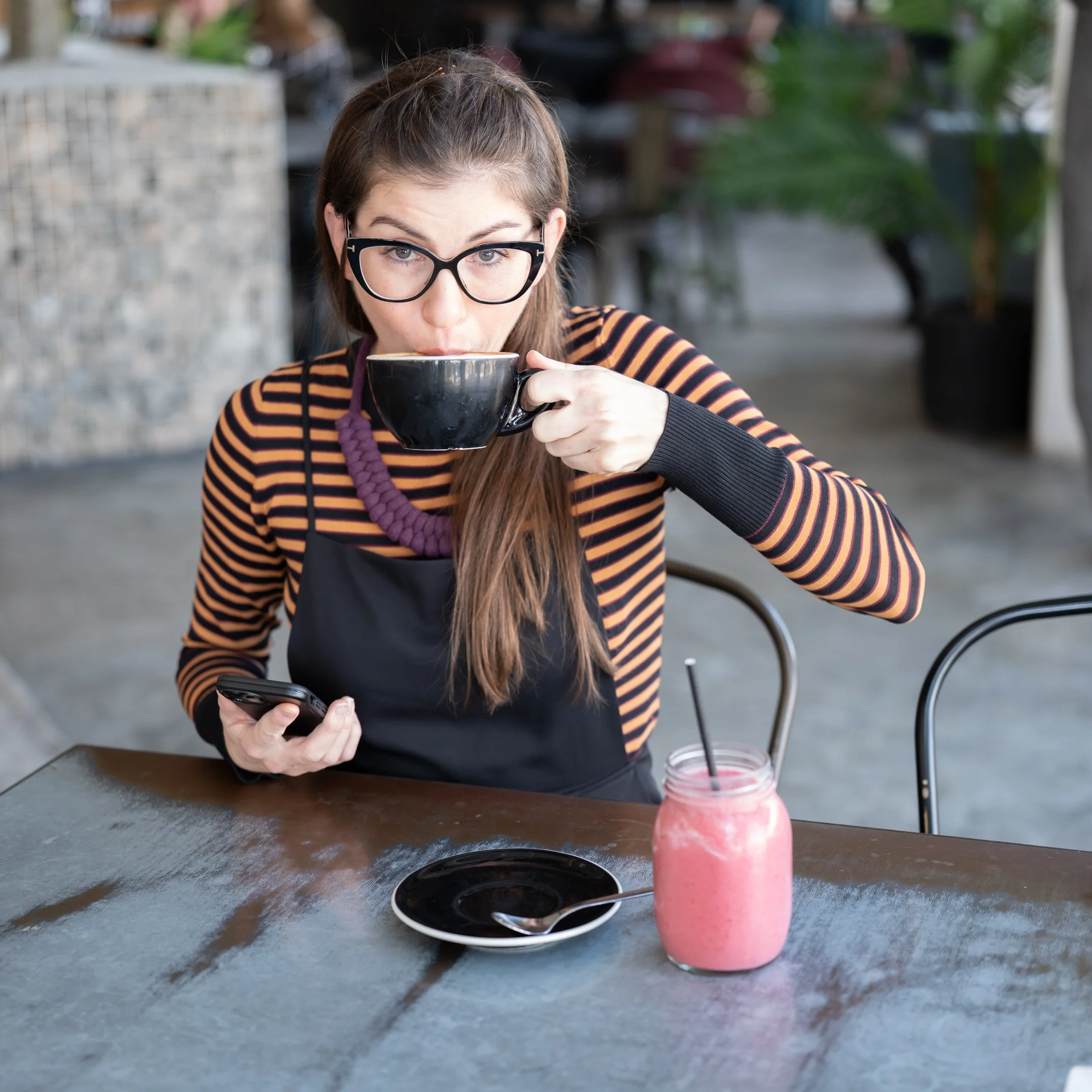 Locals & Travellers contact page for Paris tours and photography