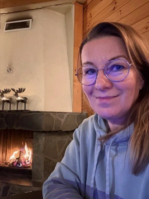 Kuvassa on hyvinvointivalmentaja TRE-ohjaaja Johanna