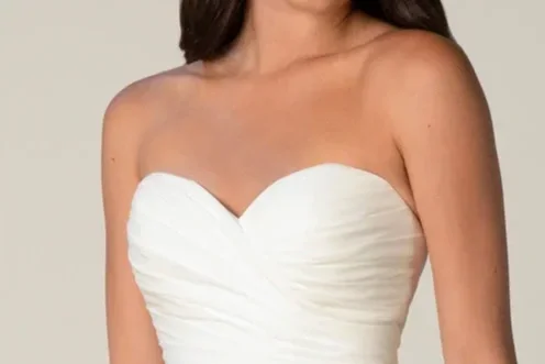 Woman in a wedding dress with a sweetheart neckline