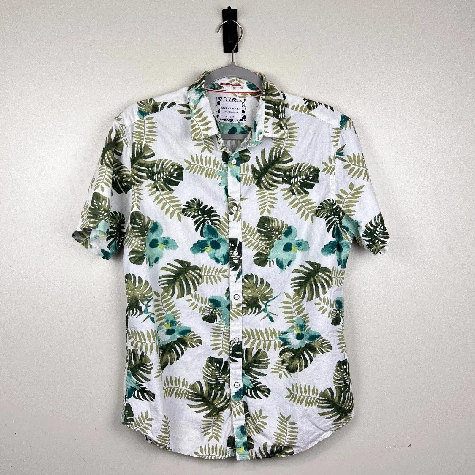 Ricky & Micky White and Green Hawaiian Short Sleeve Button Up Shirt | M