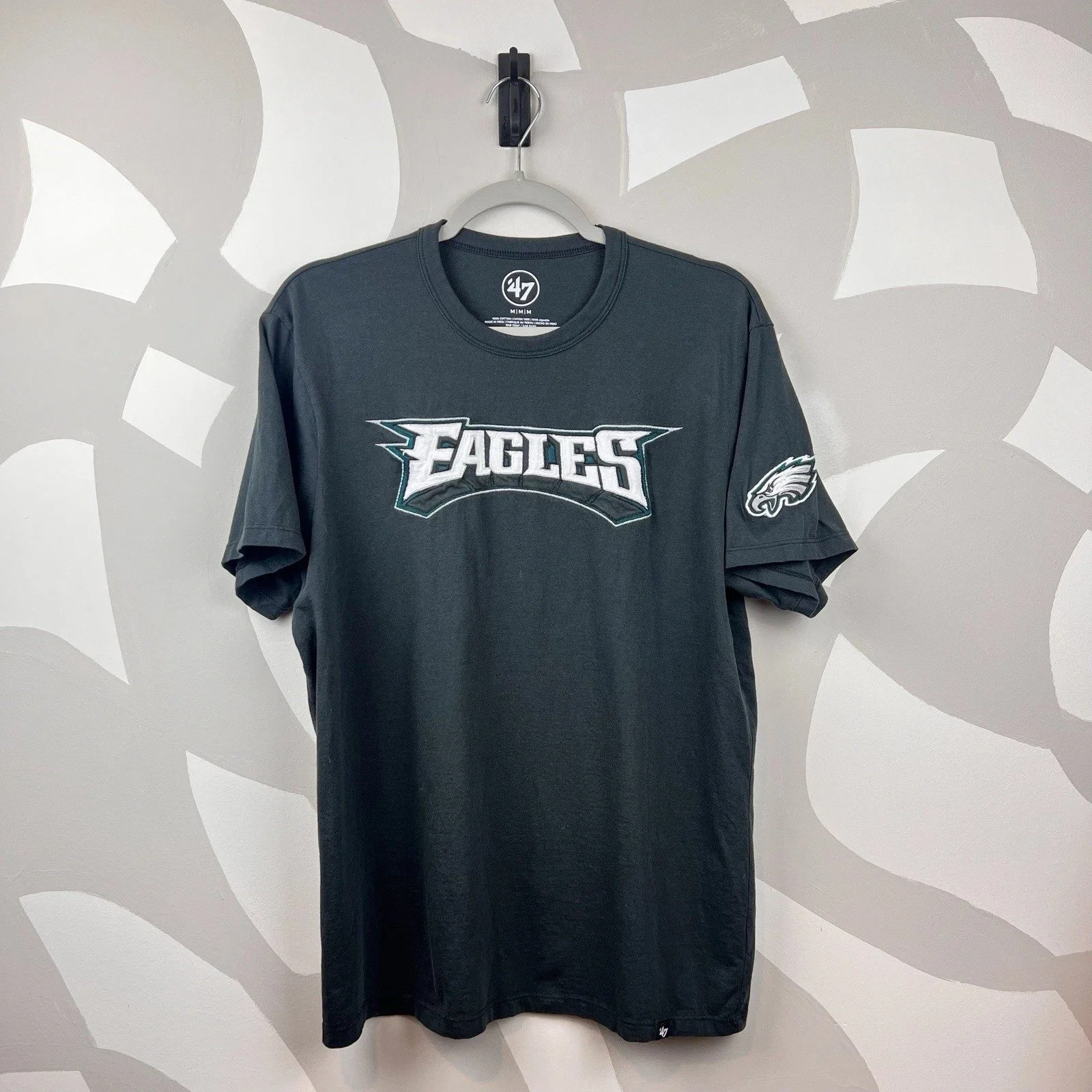 Philadelphia Eagles T-Shirt with Stitched-On Wordmark and Embroidered Logo | M