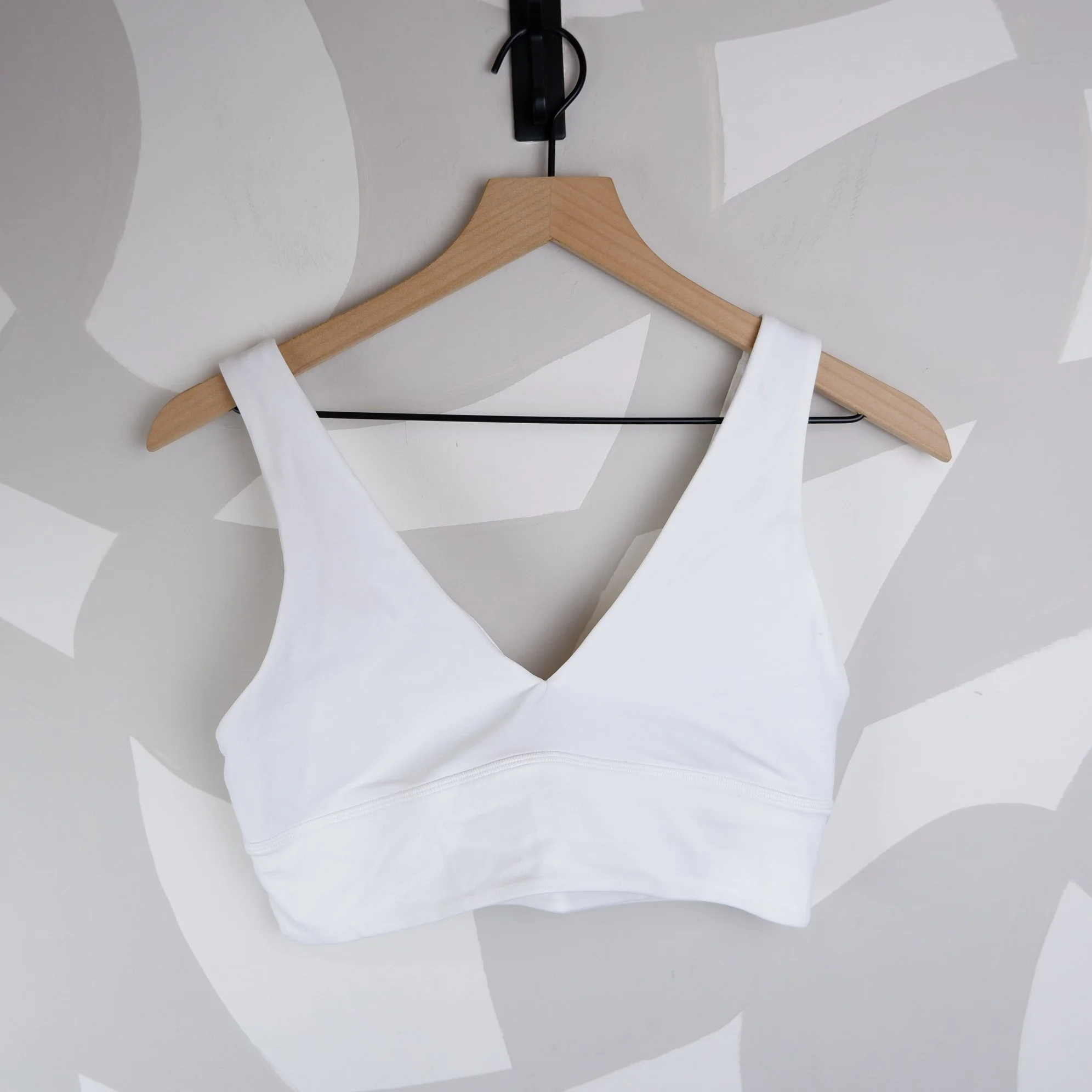 NWT Lululemon Align V-Neck Bra in White | 10