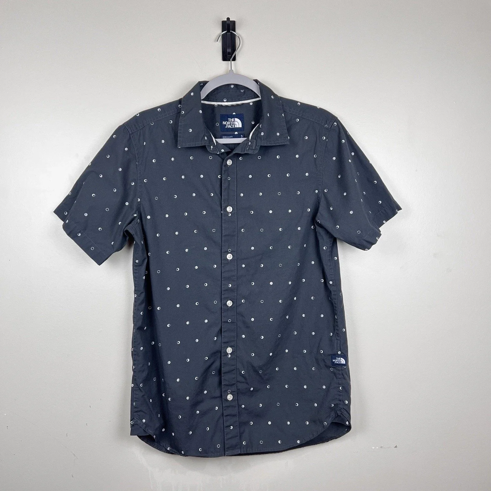 The North Face Baytrail Moon Phase Button Down Short Sleeve Shirt | S