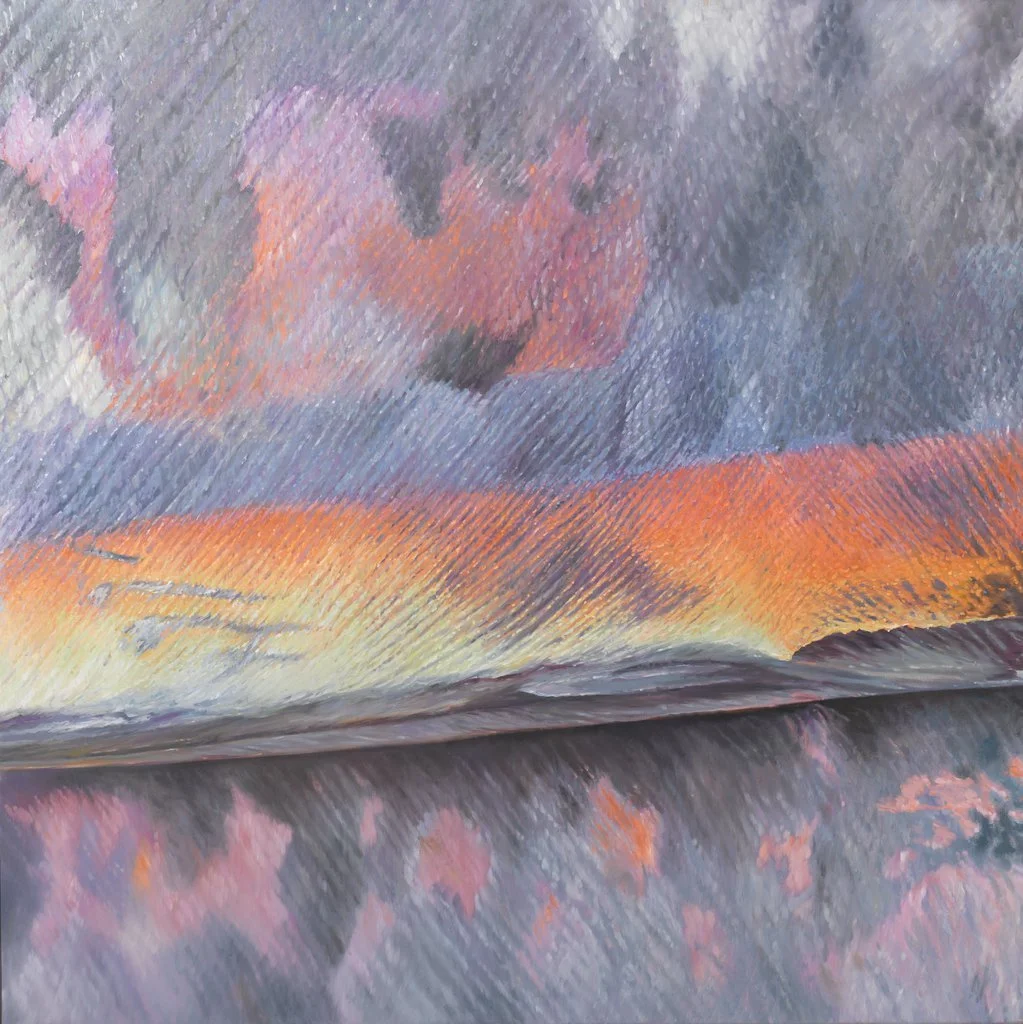 Weich aufgelöste Fischhaut in Grau, Rosa und Orange mit atmosphärischem Farbverlauf