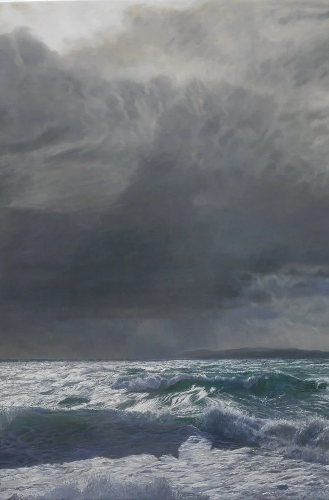 Hochformatiges Seestück von Lars Reiffers mit dunklem Wolkenhimmel und aufgewühltem Meer.