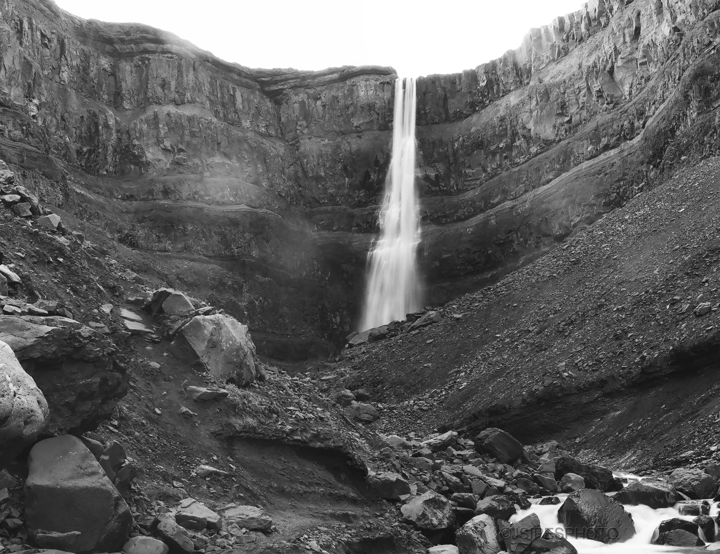 Hengifoss Black and White
