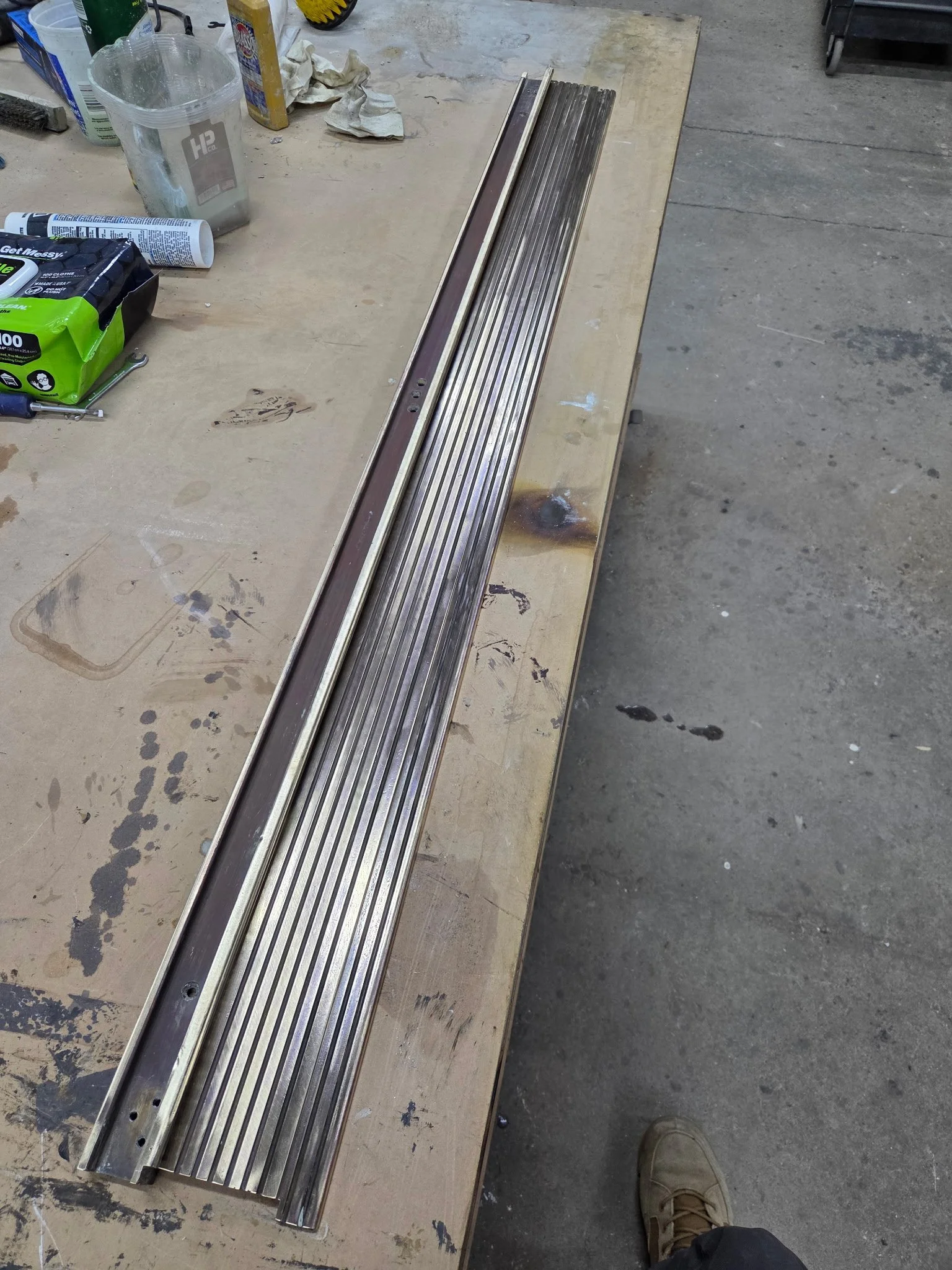 Brass threshold after cleaning