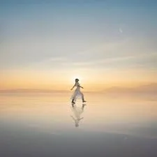 Ellie Holcomb - Far Country