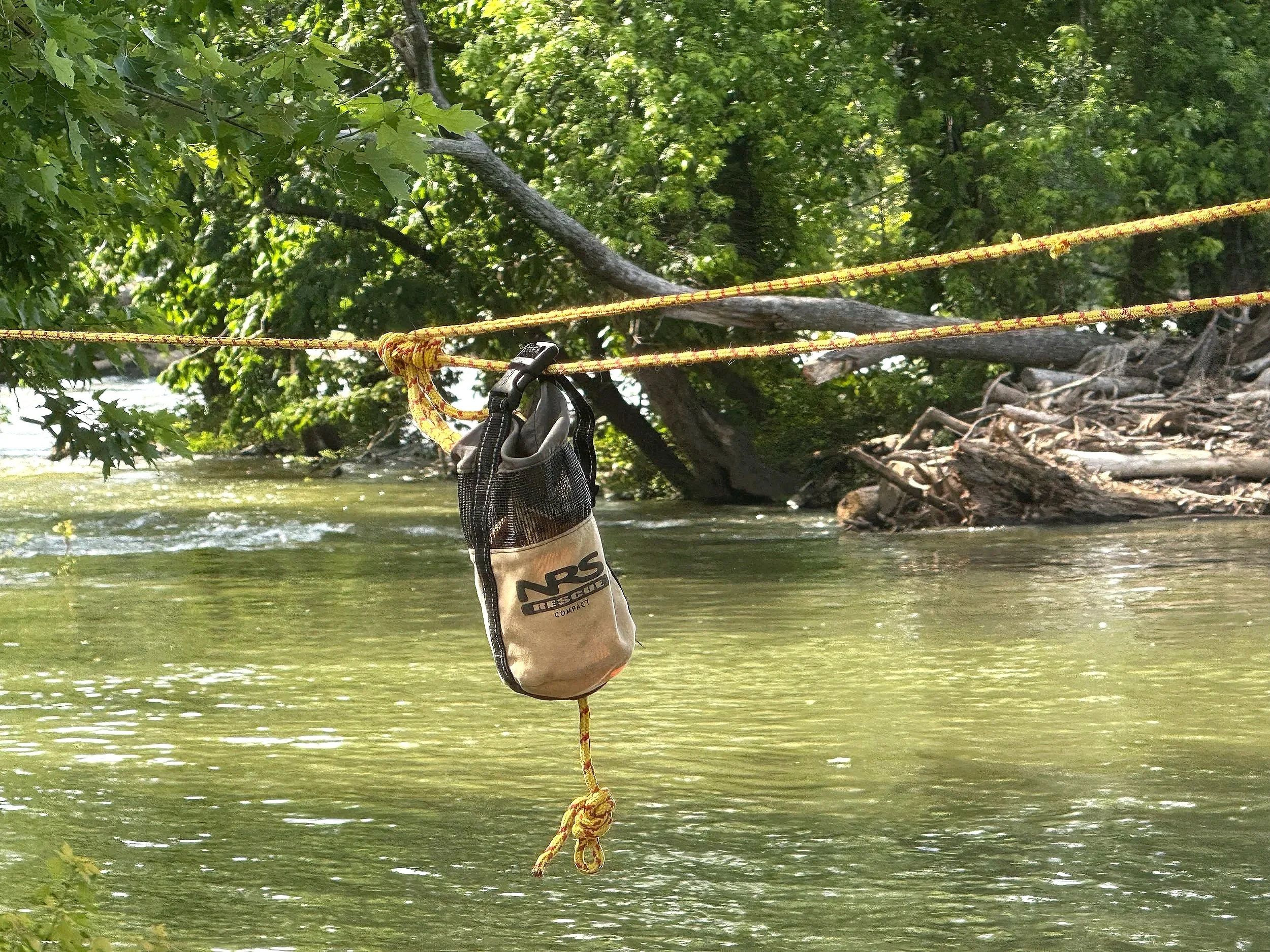 nrs throw bag with a taunt-line hitch