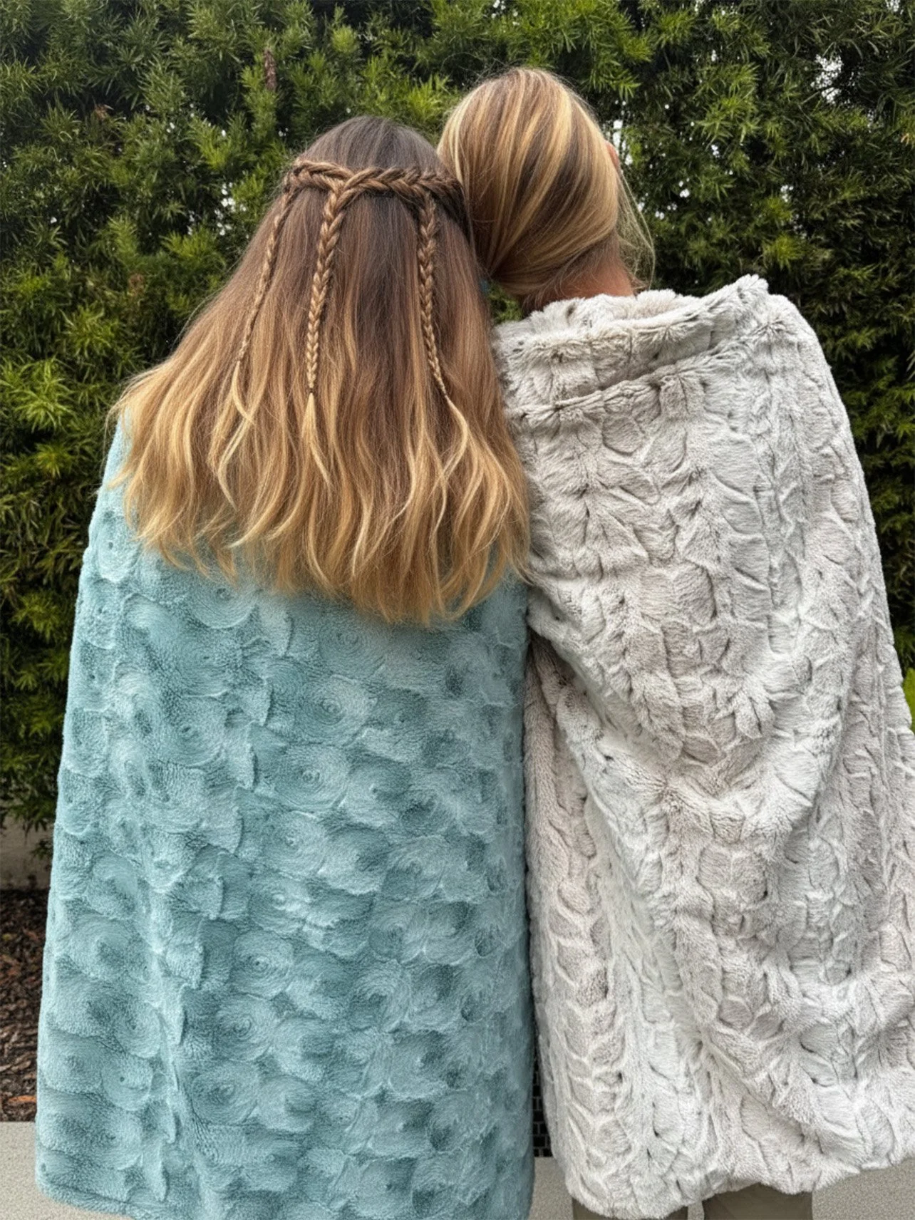 PLUSH ADULTS' SIZE PROTECTION THROW