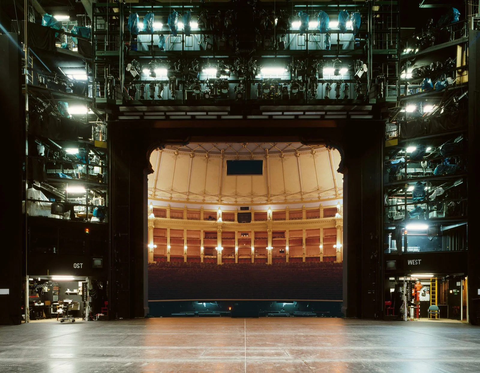 festspielhaus-bayreuth_hinterbuehne_stephan-architekten_nrw_koeln_bayreuth.jpg