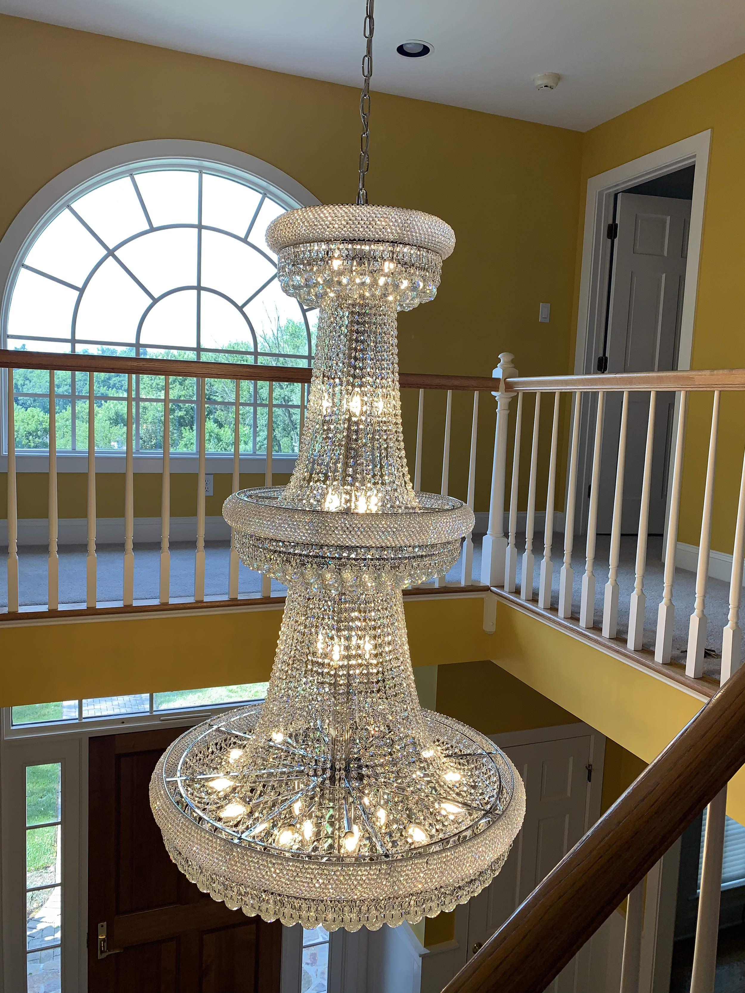 chandelier installations in Delaware 