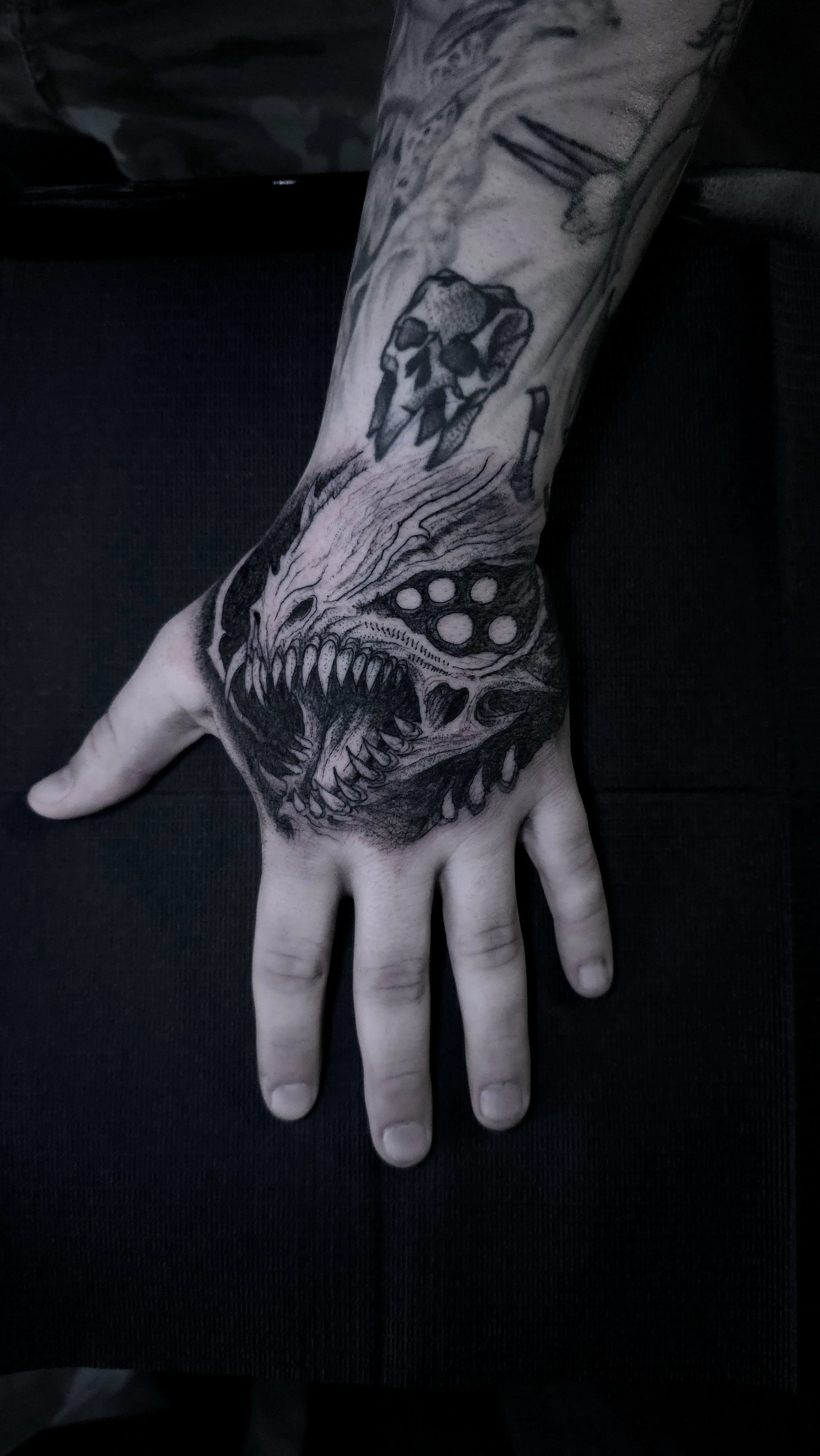 creature-hand-tattoo